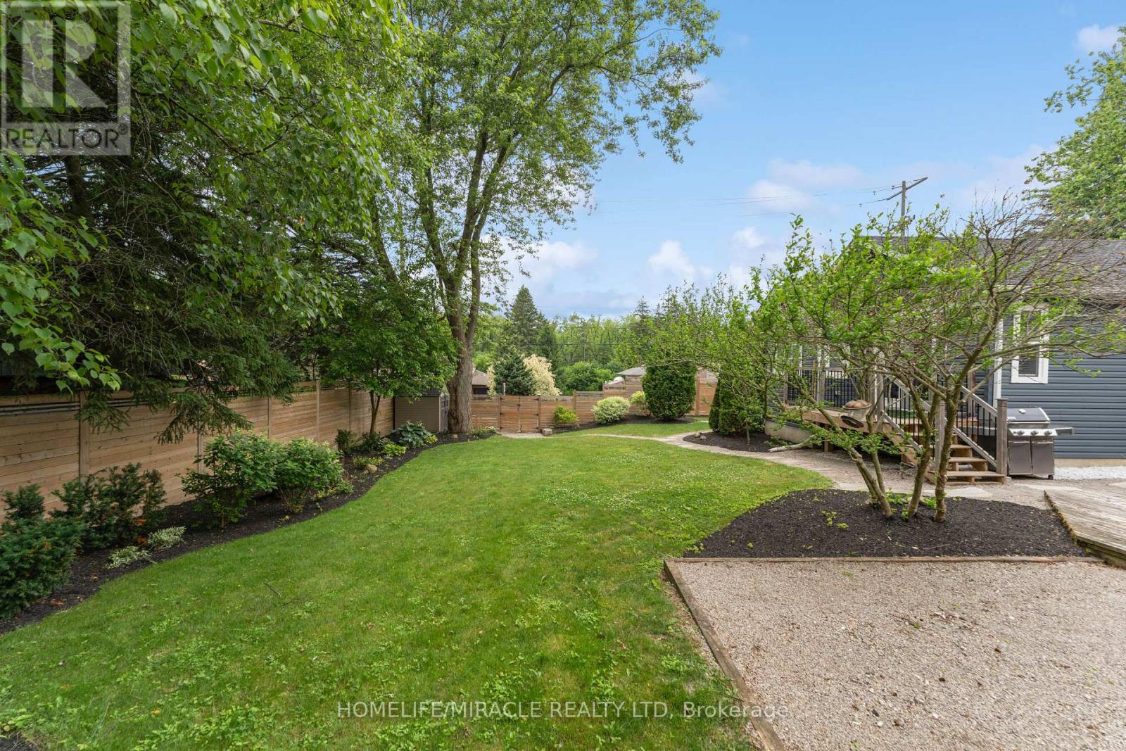 136 Mohawk Road, Hamilton, Ontario  L9G 2W9 - Photo 35 - X12260295