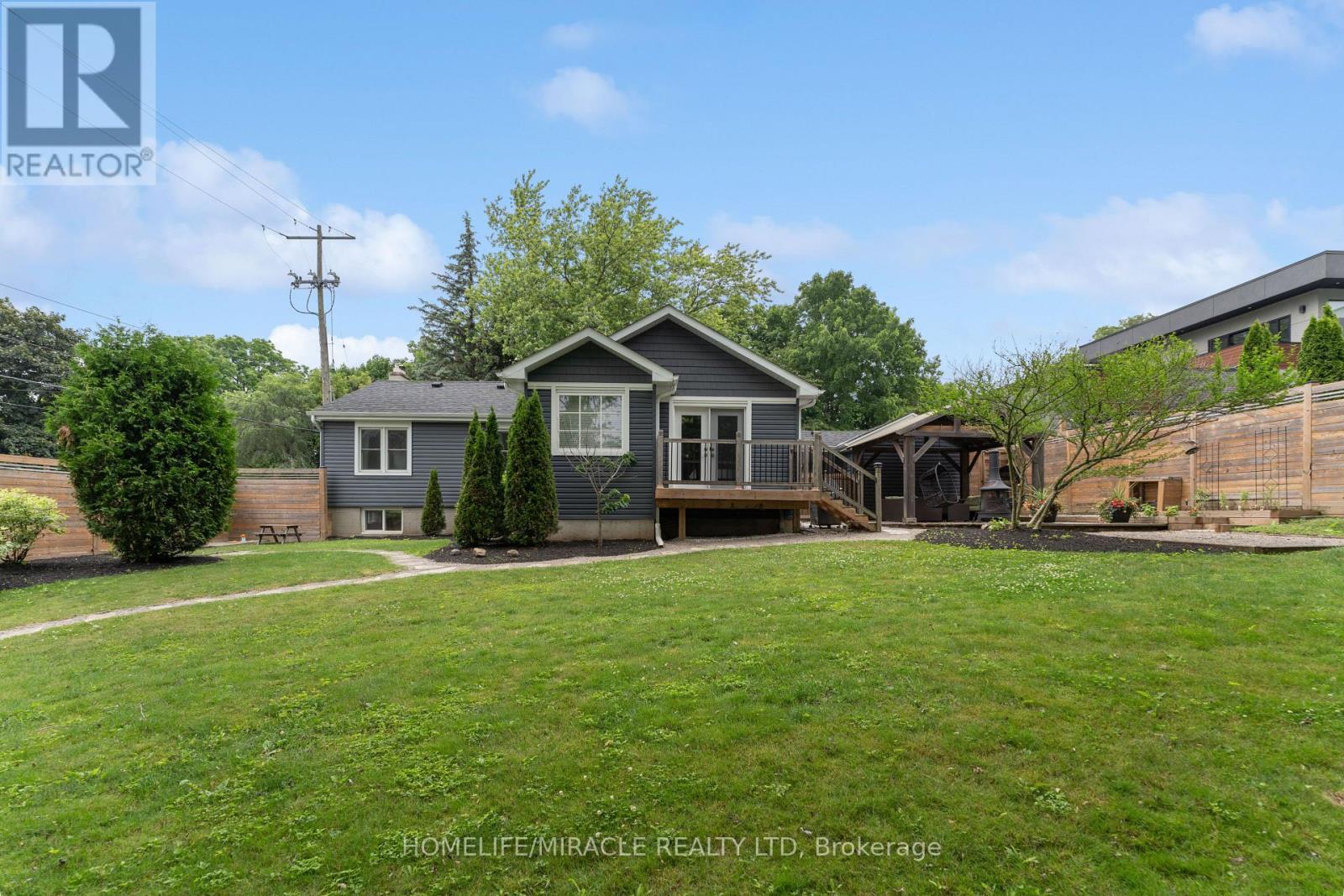 136 Mohawk Road, Hamilton, Ontario  L9G 2W9 - Photo 38 - X12260295