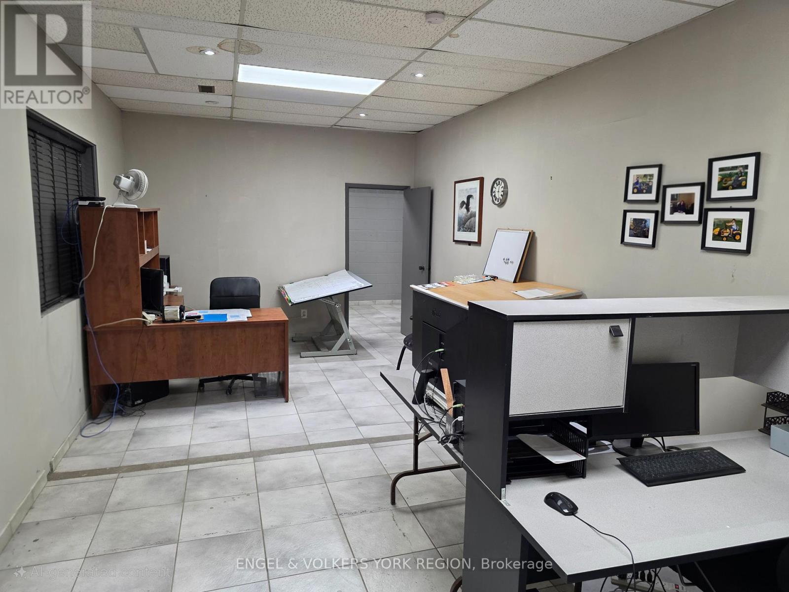 #4 - 1344 Wellington Street W, King, Ontario  L7B 1K5 - Photo 3 - N12306853