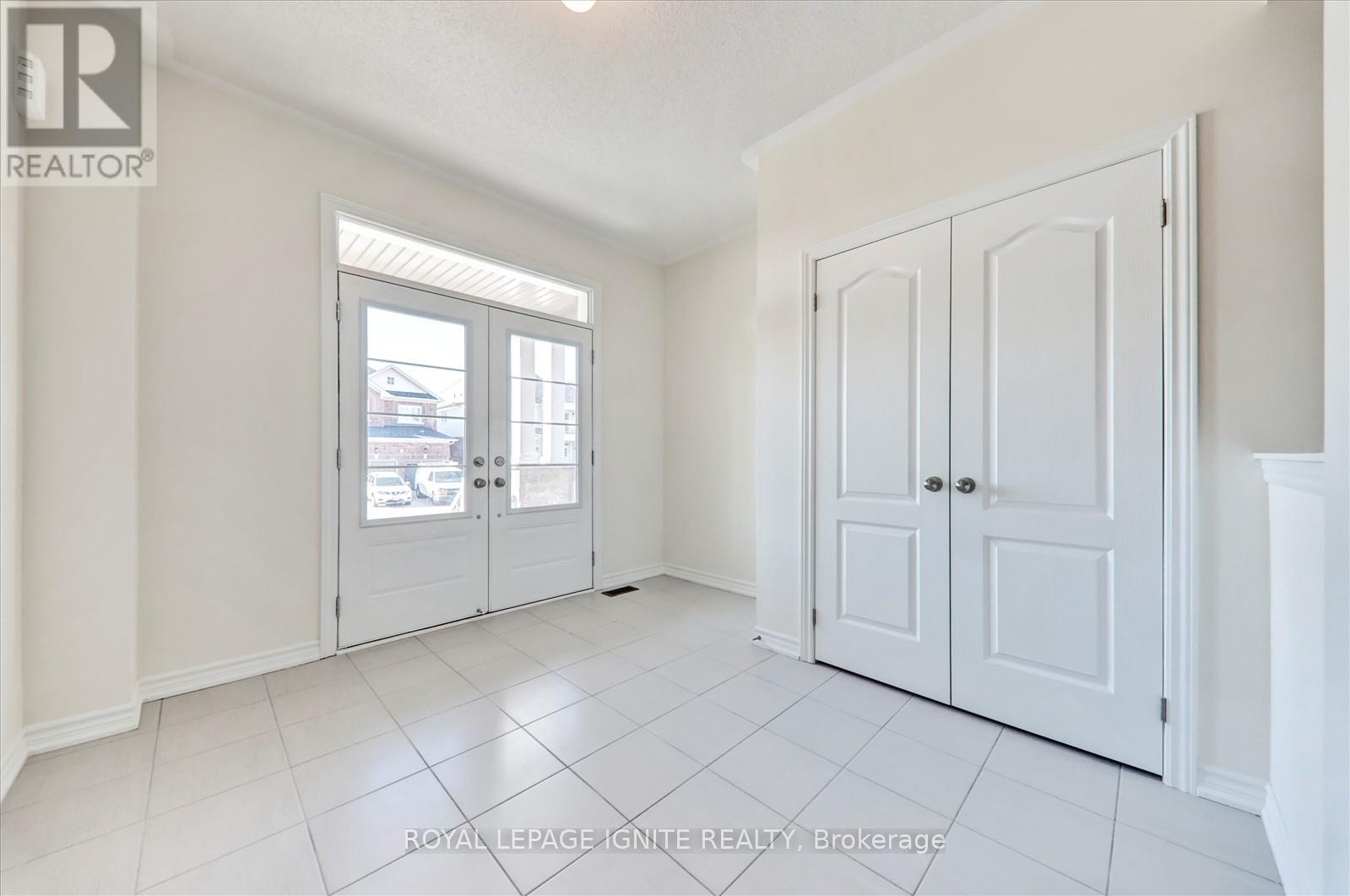 3 Grieve Street, Georgina, Ontario  L0E 1R0 - Photo 10 - N12306883