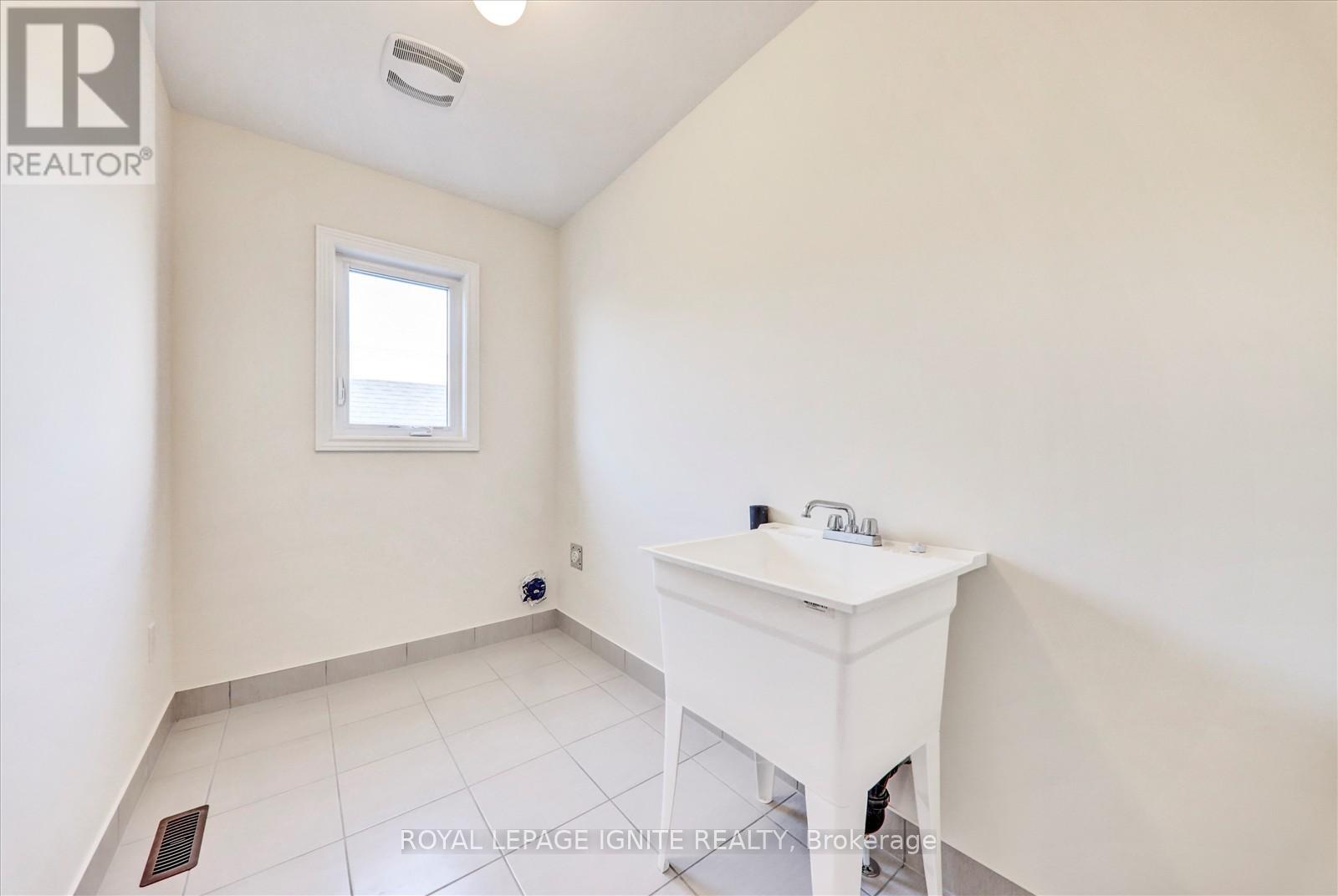 3 Grieve Street, Georgina, Ontario  L0E 1R0 - Photo 29 - N12306883