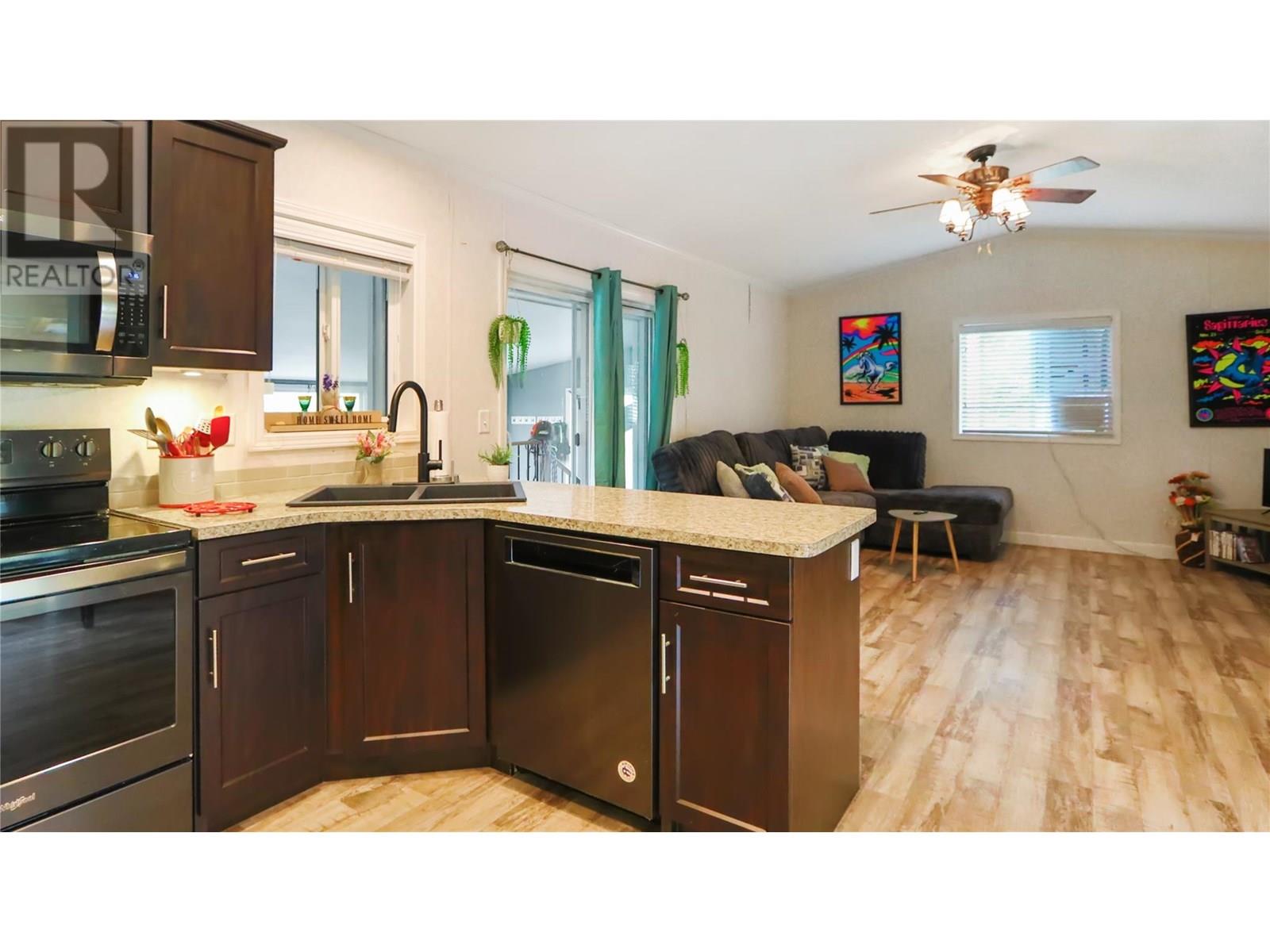 5630 Burton Road, Bridesville, British Columbia  V0H 1Y0 - Photo 17 - 10332873