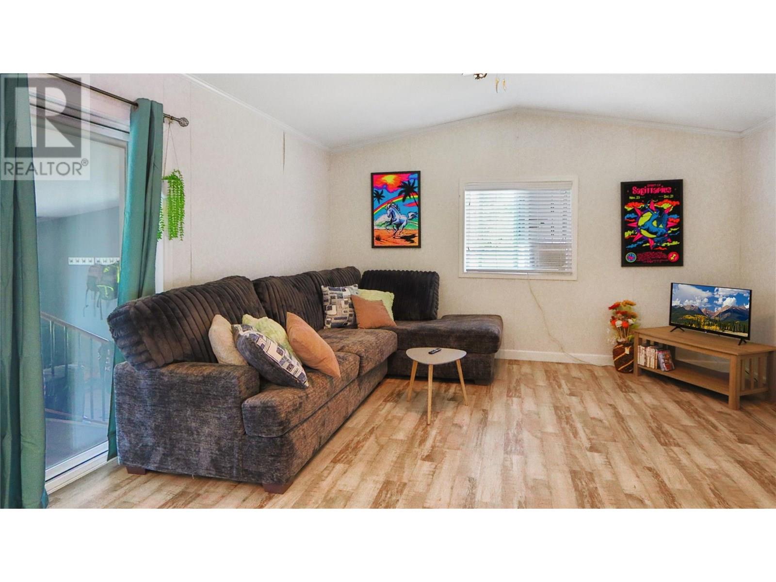 5630 Burton Road, Bridesville, British Columbia  V0H 1Y0 - Photo 18 - 10332873
