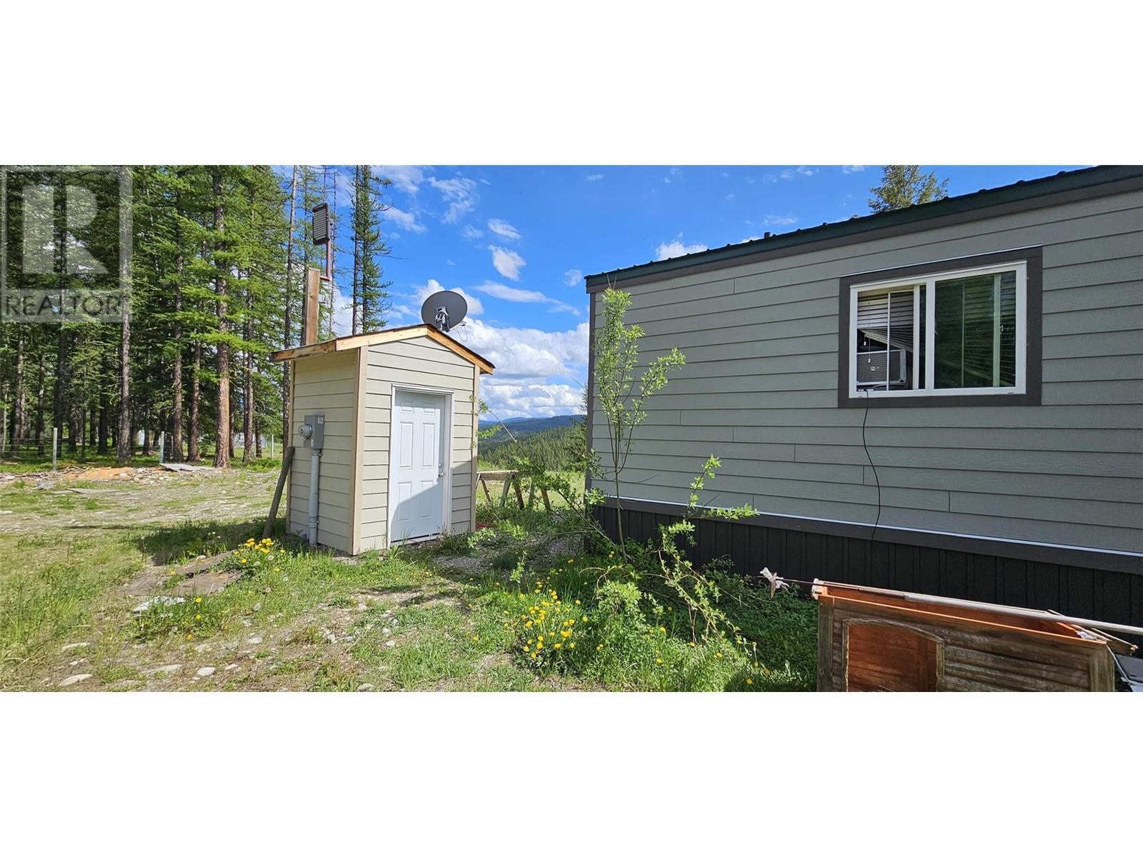 5630 Burton Road, Bridesville, British Columbia  V0H 1Y0 - Photo 10 - 10332873
