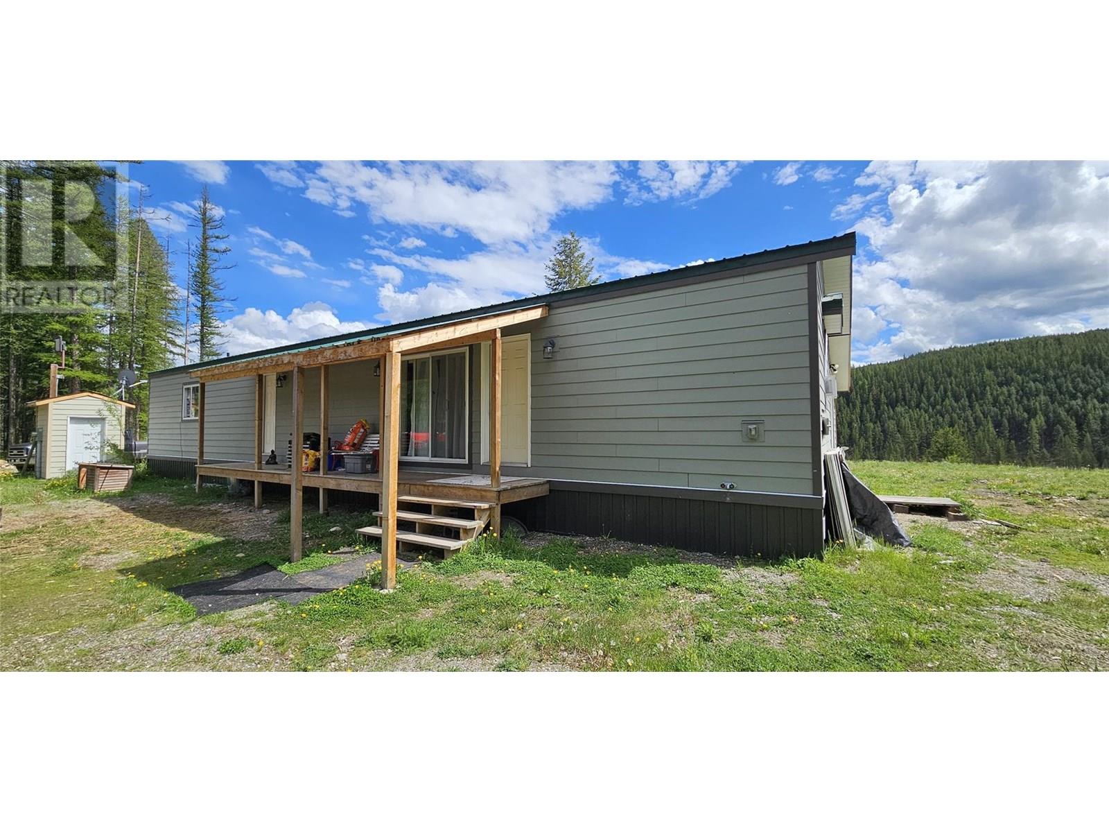5630 Burton Road, Bridesville, British Columbia  V0H 1Y0 - Photo 7 - 10332873