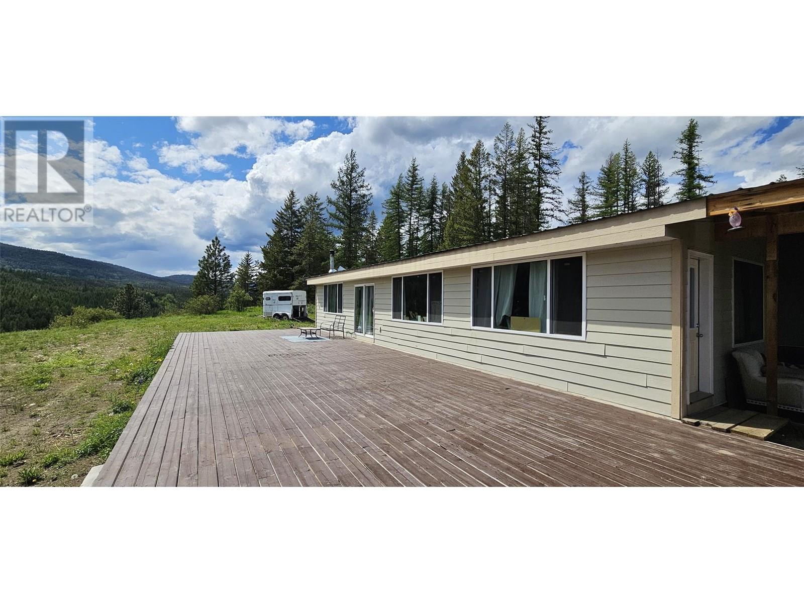 5630 Burton Road, Bridesville, British Columbia  V0H 1Y0 - Photo 3 - 10332873