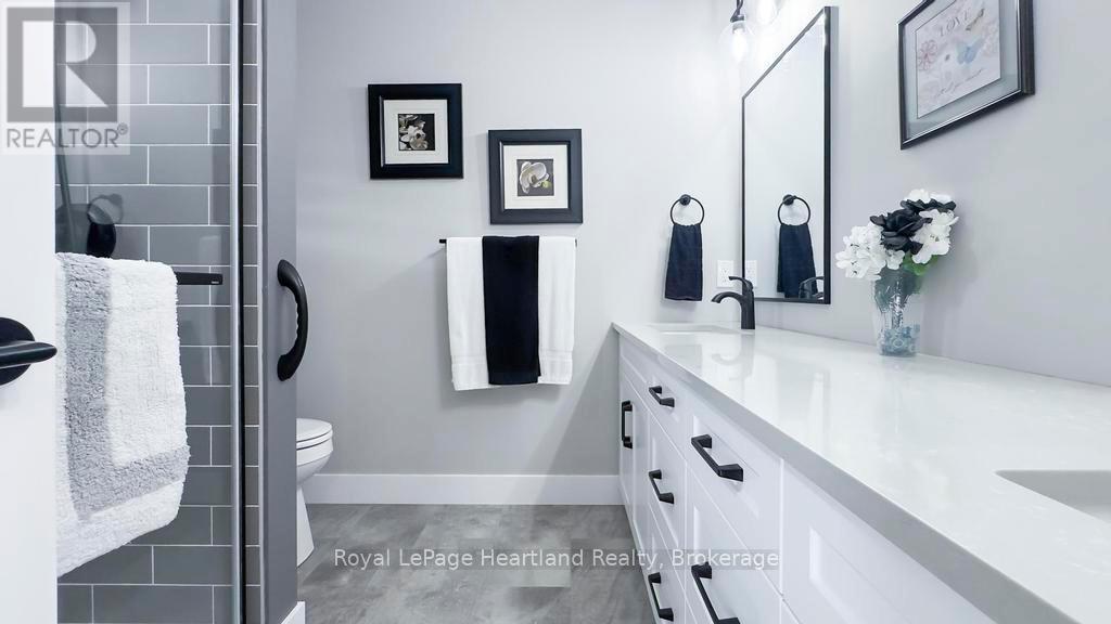 648 Gloria Street, North Huron, Ontario  N0M 1H0 - Photo 29 - X12307021