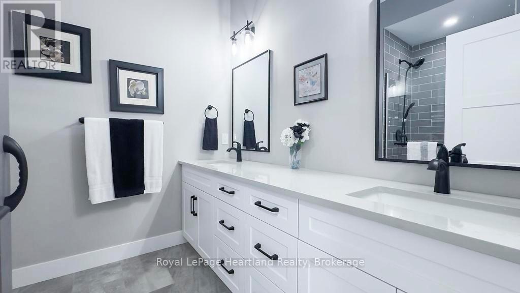 648 Gloria Street, North Huron, Ontario  N0M 1H0 - Photo 30 - X12307021