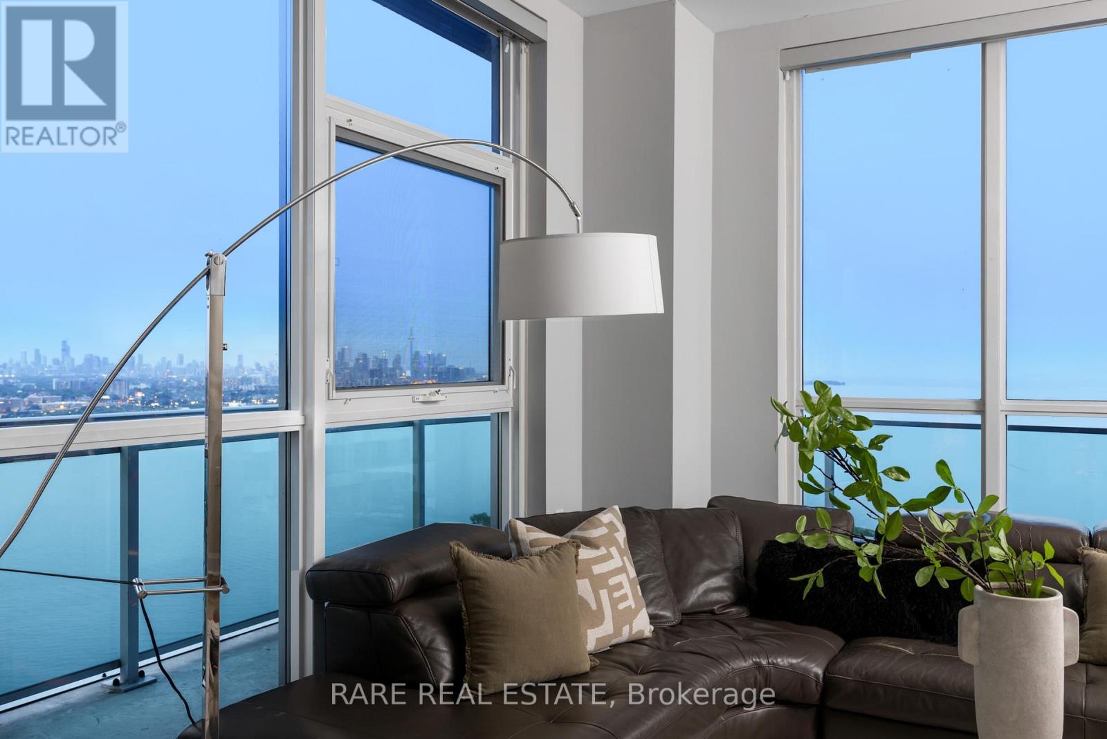 Uph4103 - 33 Shore Breeze Drive, Toronto, Ontario  M8V 0G1 - Photo 12 - W12306965