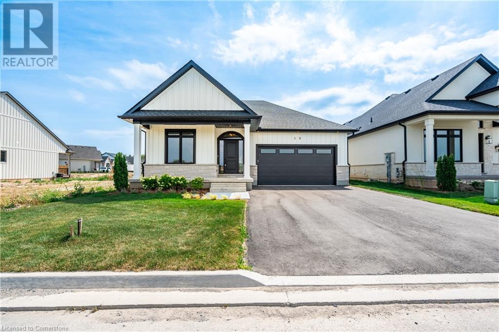Property at 19 OAKLEY Drive image 1