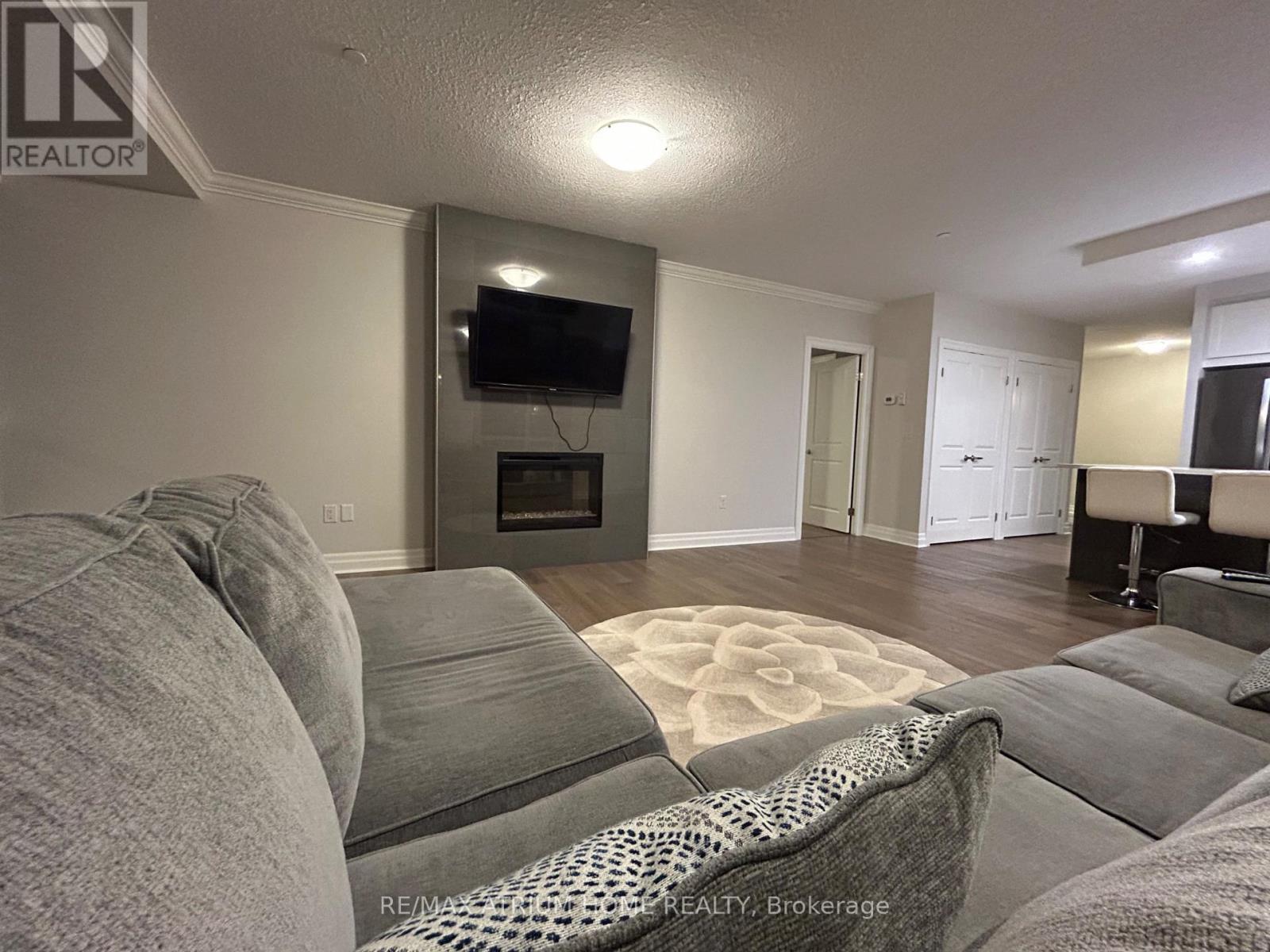 304 - 260 Villagewalk Boulevard, London North, Ontario  N6G 0W6 - Photo 10 - X12306927