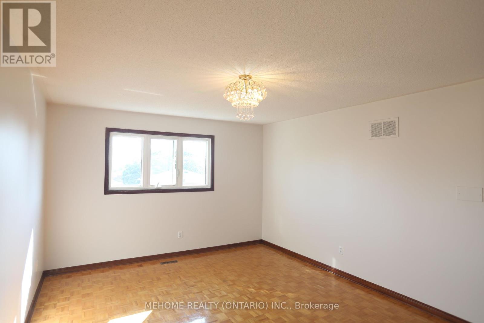 70 Governor Crescent, Vaughan (East Woodbridge), Ontario  L4L 5G7 - Photo 29 - N12306461