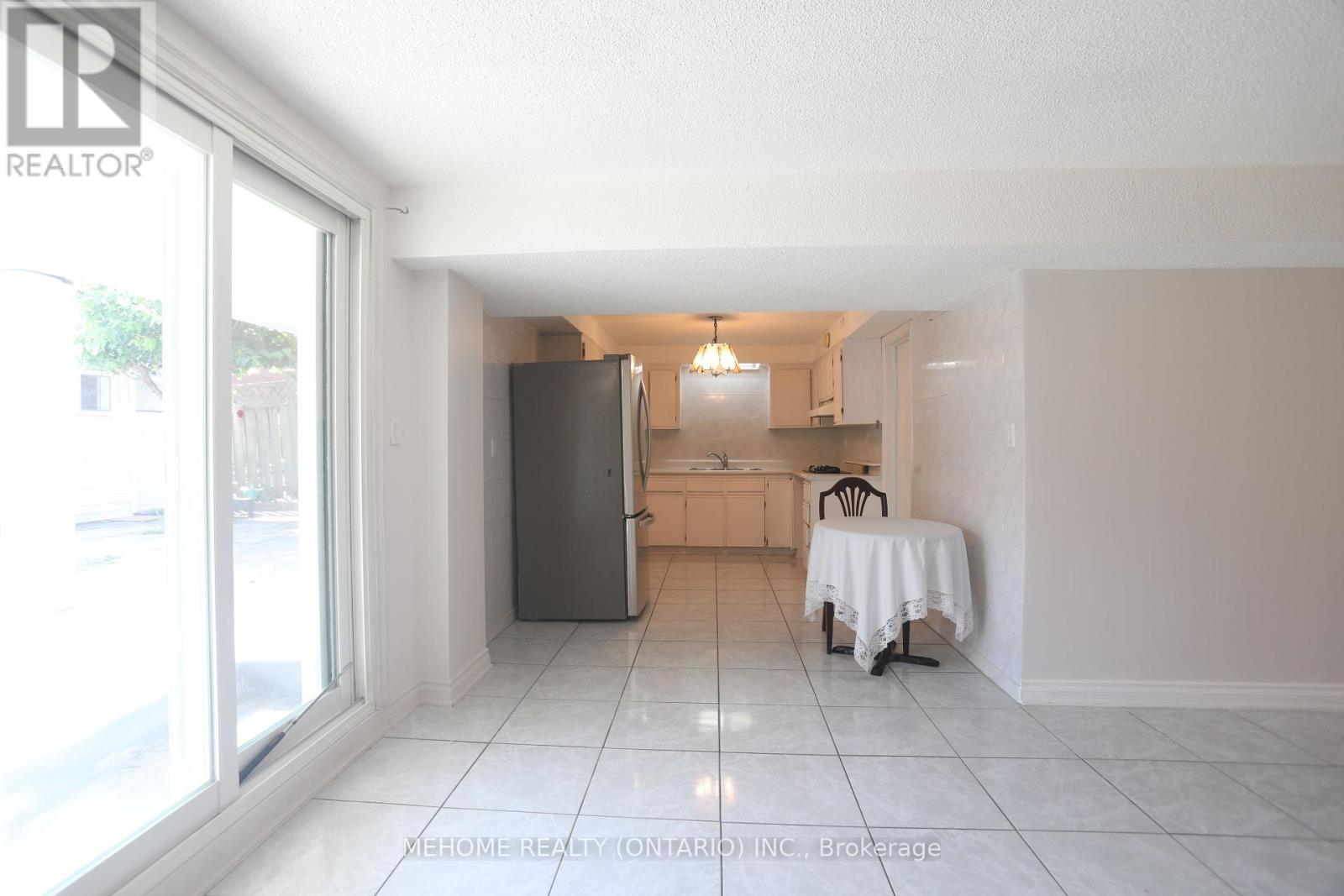 70 Governor Crescent, Vaughan (East Woodbridge), Ontario  L4L 5G7 - Photo 38 - N12306461
