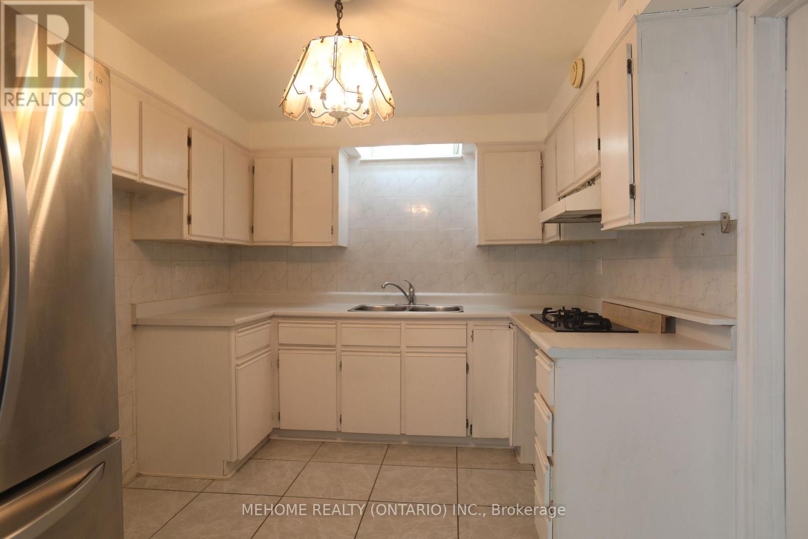 70 Governor Crescent, Vaughan (East Woodbridge), Ontario  L4L 5G7 - Photo 40 - N12306461