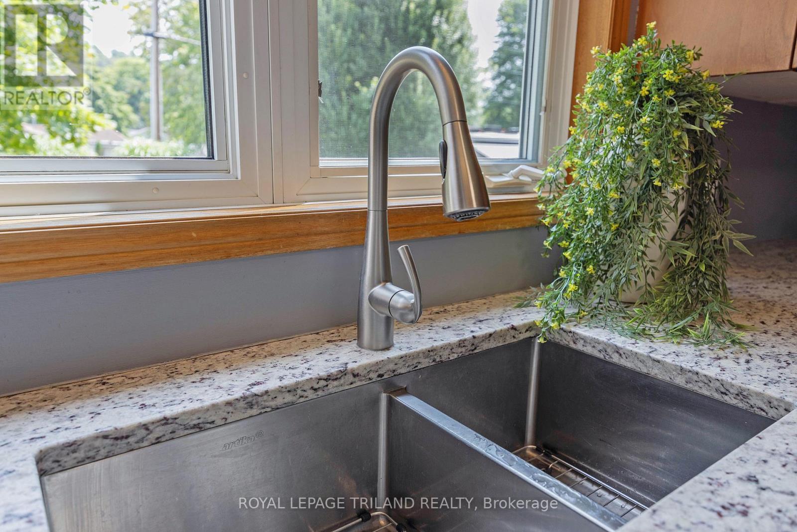 49345 Dexter Line, Malahide, Ontario  N5H 2R2 - Photo 14 - X12307092