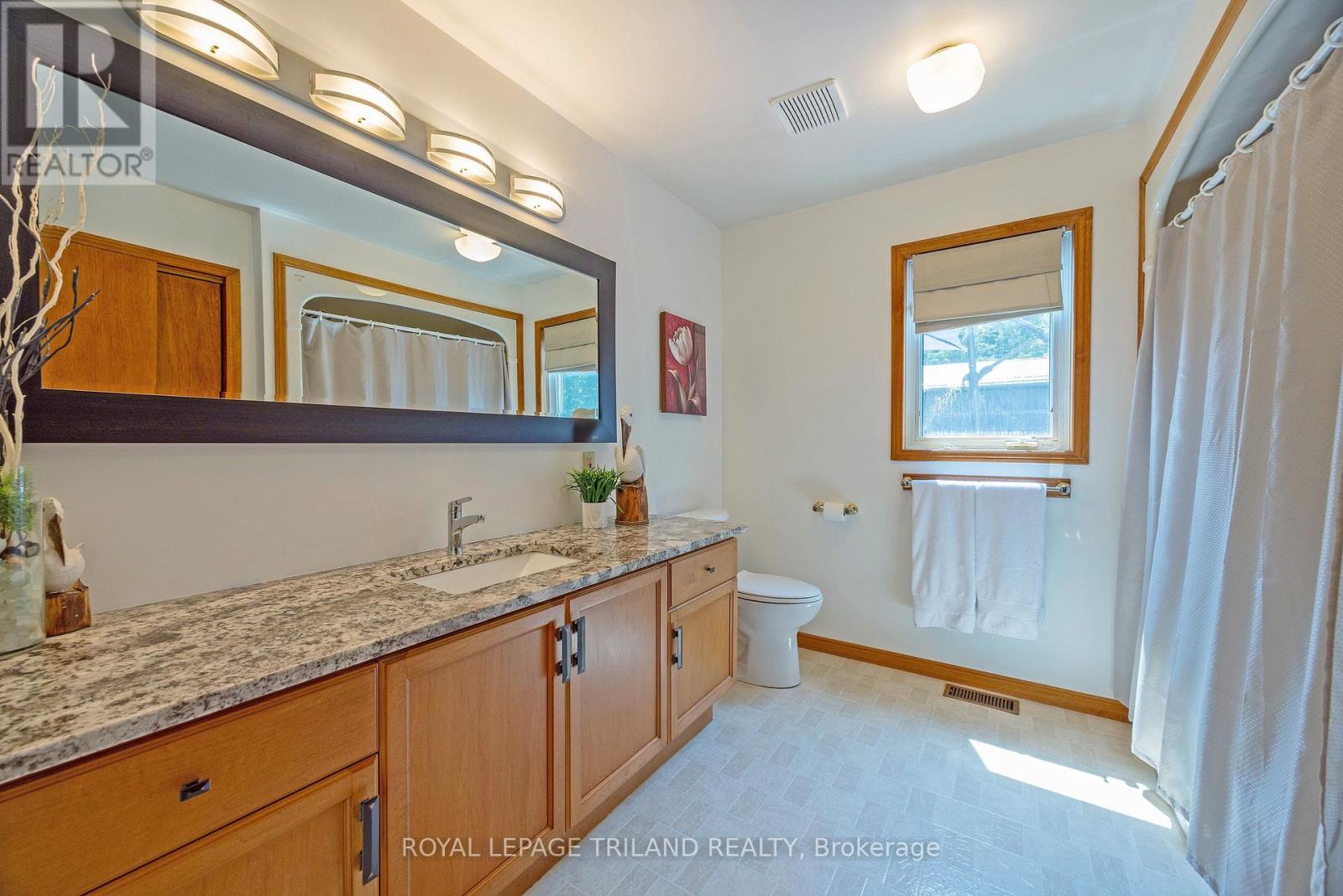 49345 Dexter Line, Malahide, Ontario  N5H 2R2 - Photo 17 - X12307092