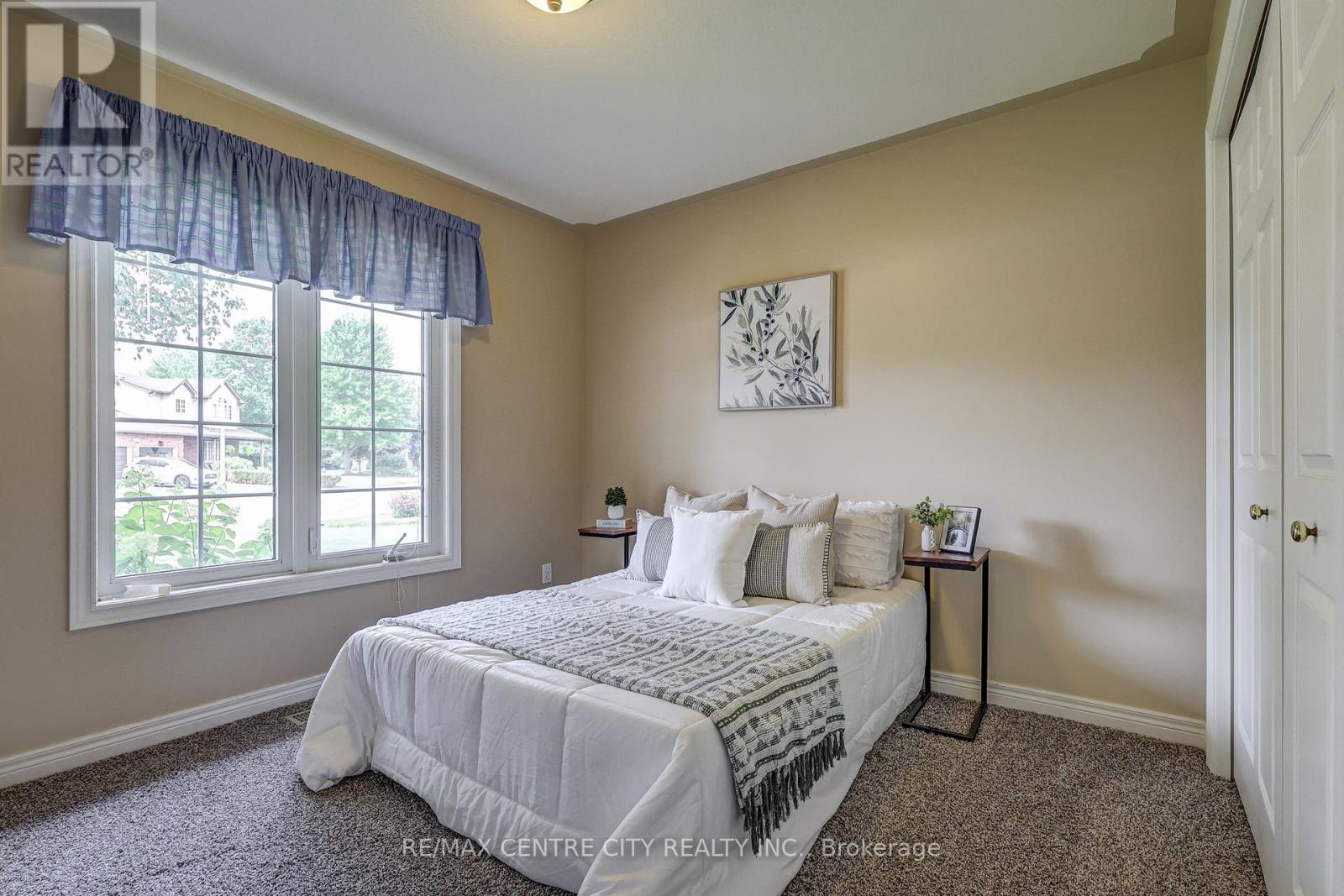 92 Glendale Drive, Tillsonburg, Ontario  N4G 5R2 - Photo 11 - X12307222