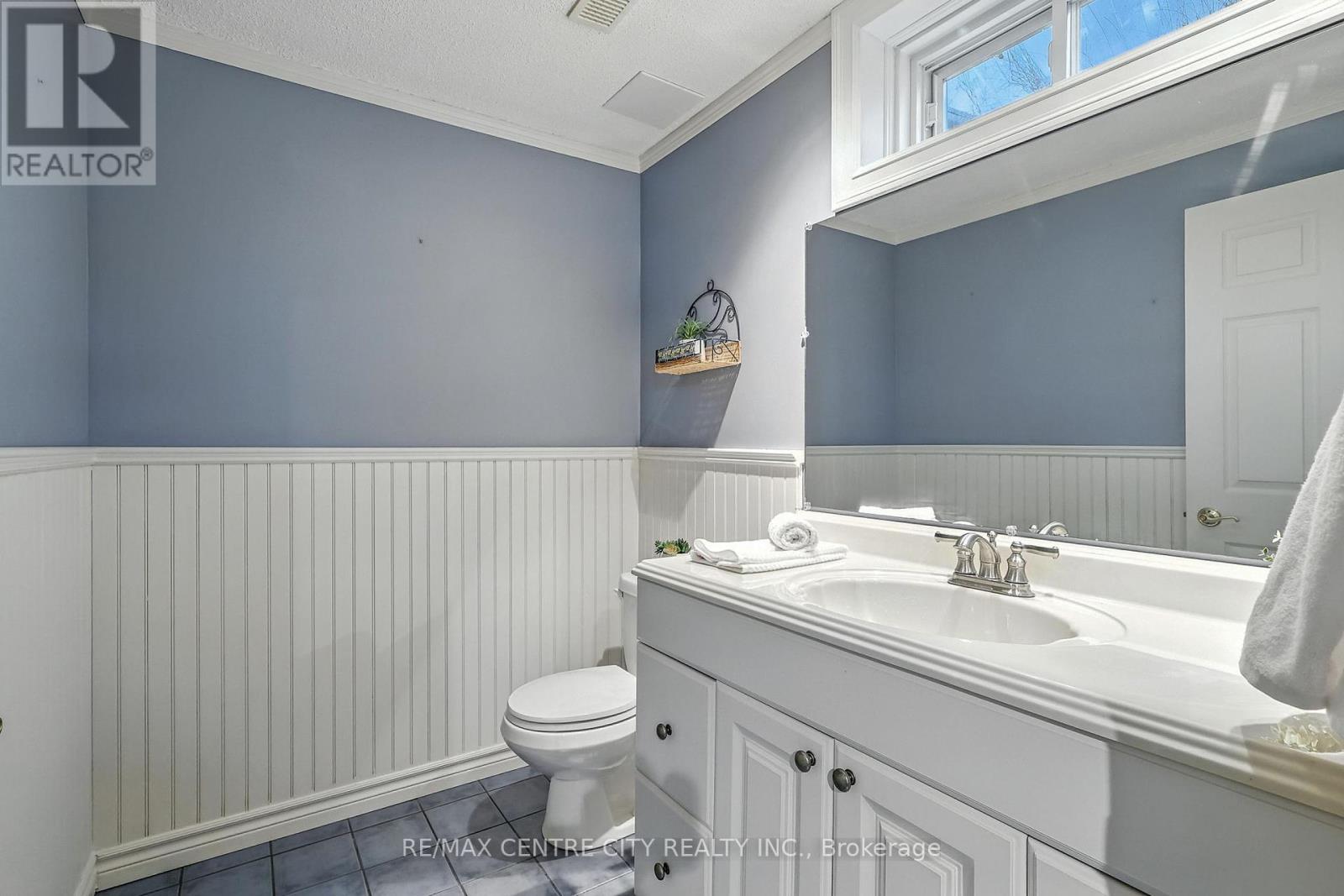 92 Glendale Drive, Tillsonburg, Ontario  N4G 5R2 - Photo 19 - X12307222