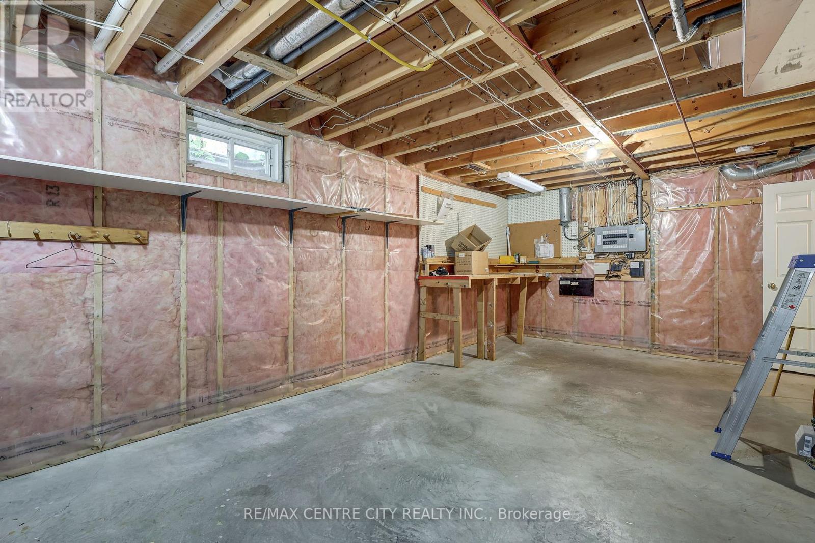 92 Glendale Drive, Tillsonburg, Ontario  N4G 5R2 - Photo 21 - X12307222