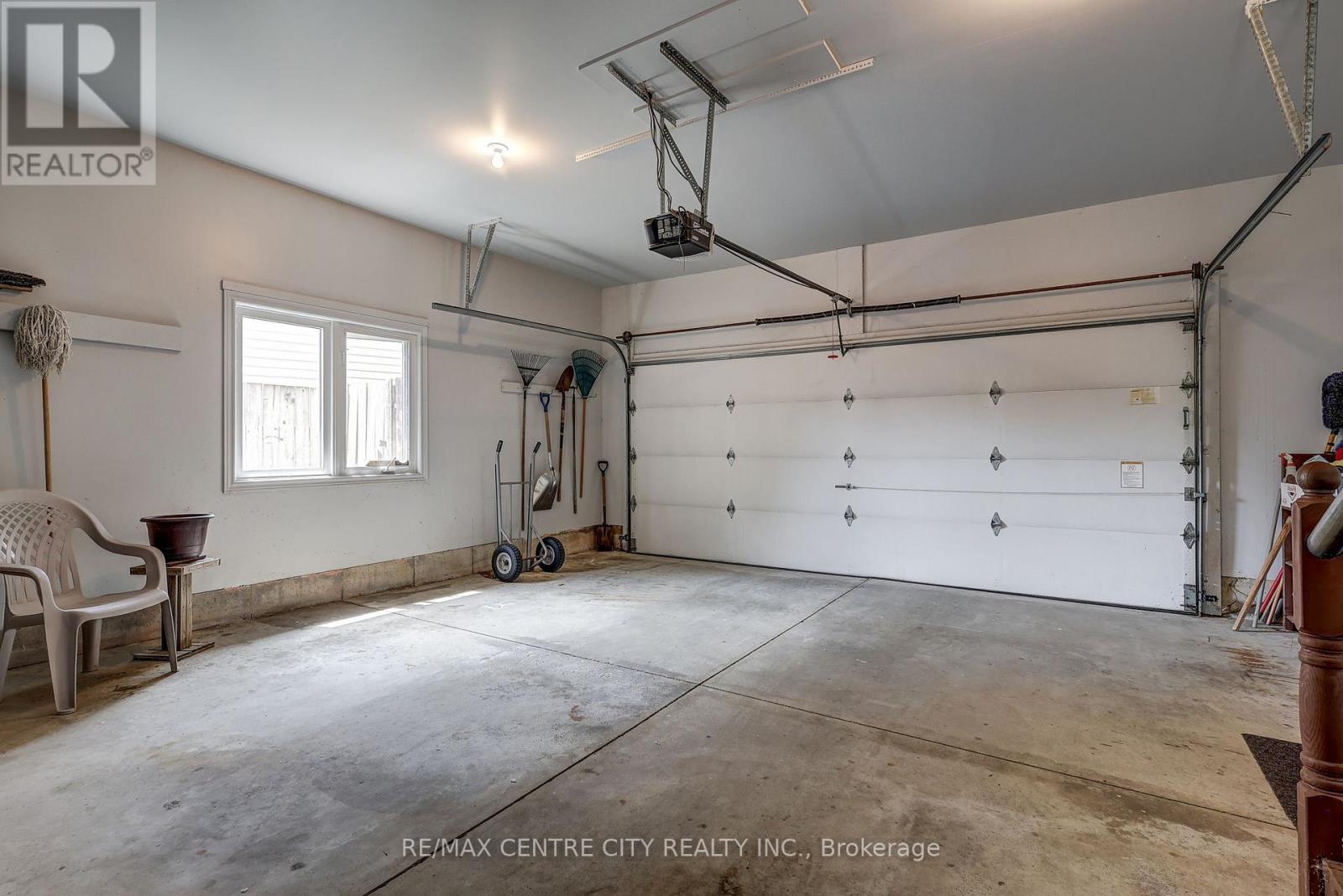 92 Glendale Drive, Tillsonburg, Ontario  N4G 5R2 - Photo 23 - X12307222