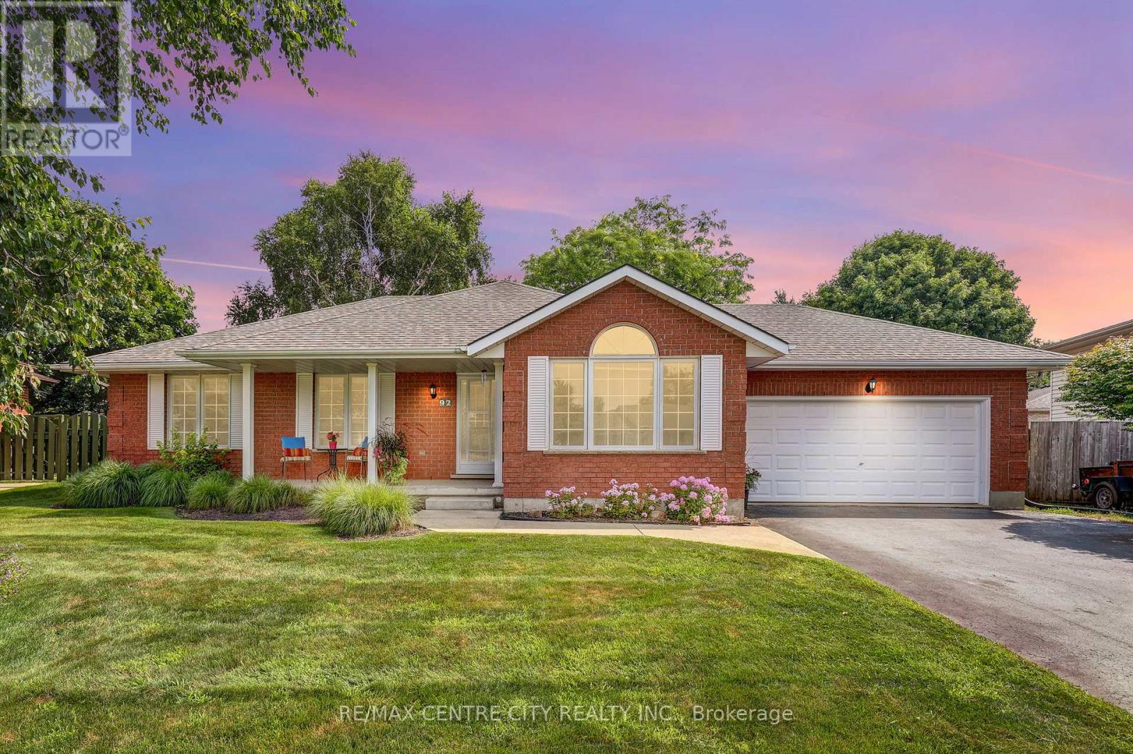 92 Glendale Drive, Tillsonburg, Ontario  N4G 5R2 - Photo 24 - X12307222