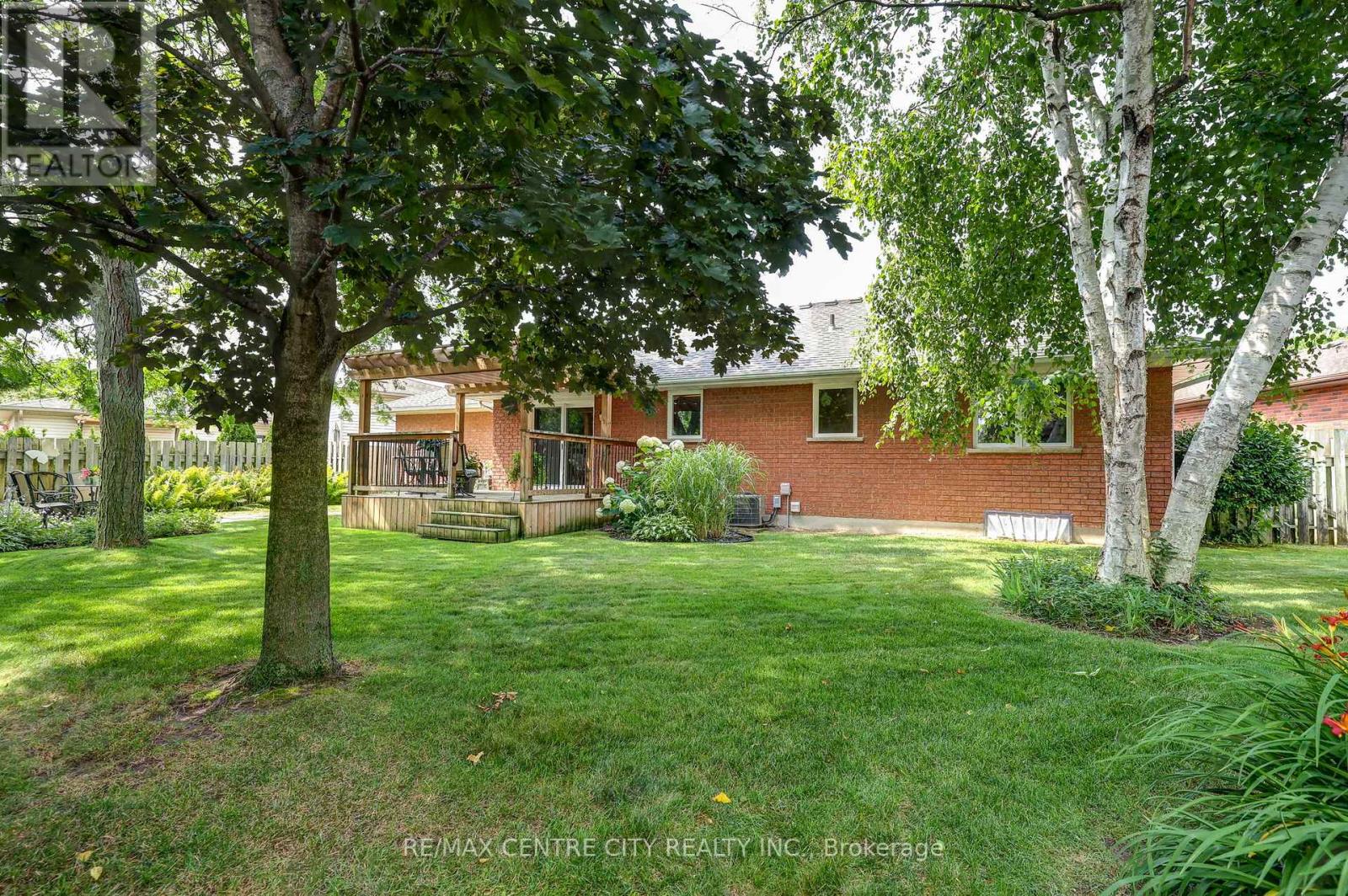 92 Glendale Drive, Tillsonburg, Ontario  N4G 5R2 - Photo 26 - X12307222