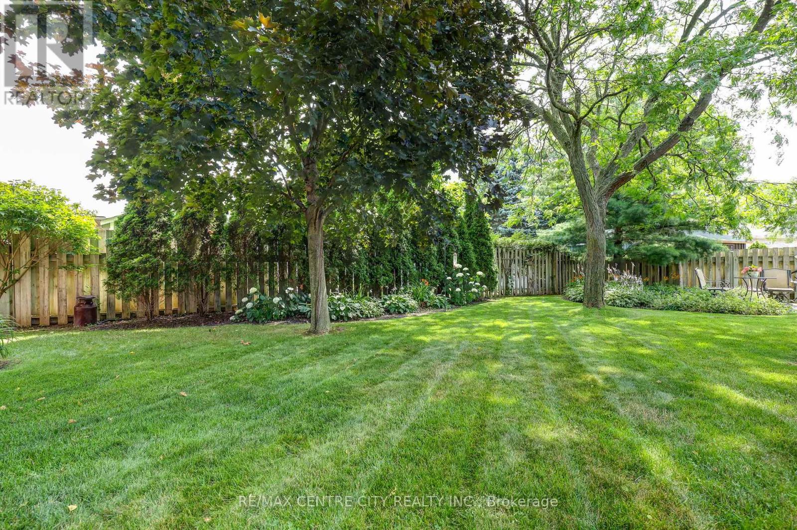 92 Glendale Drive, Tillsonburg, Ontario  N4G 5R2 - Photo 27 - X12307222