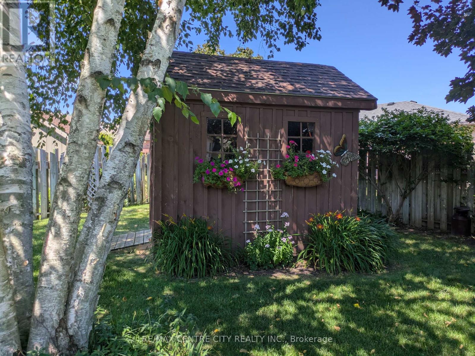 92 Glendale Drive, Tillsonburg, Ontario  N4G 5R2 - Photo 30 - X12307222