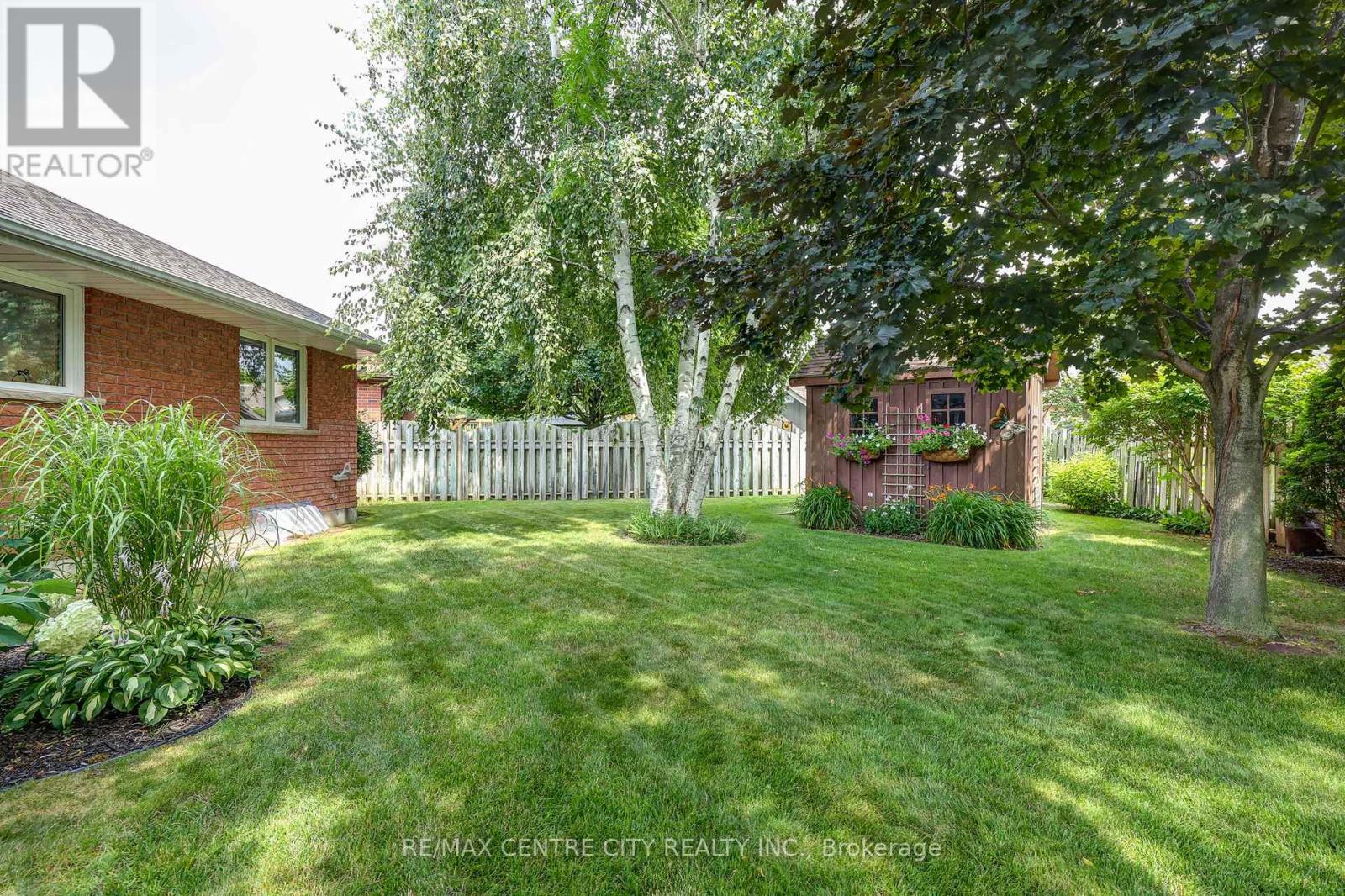 92 Glendale Drive, Tillsonburg, Ontario  N4G 5R2 - Photo 31 - X12307222