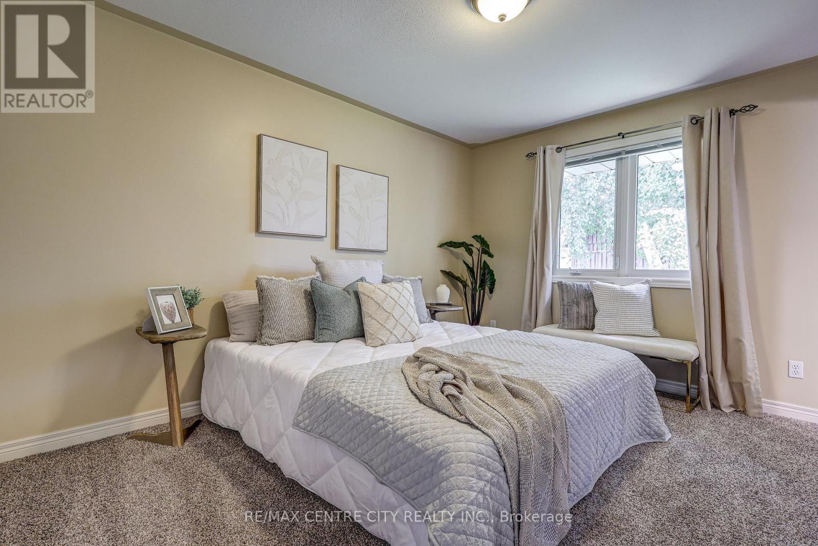 92 Glendale Drive, Tillsonburg, Ontario  N4G 5R2 - Photo 8 - X12307222