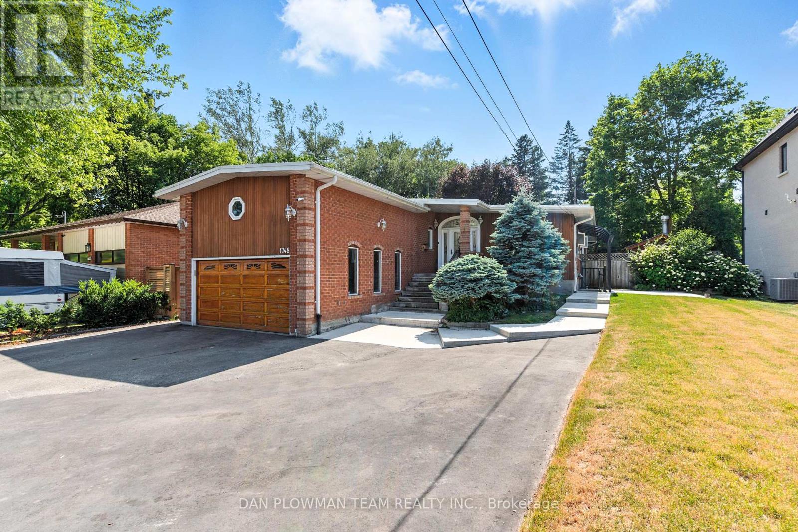 Property at 1748 FAIRPORT ROAD image 3