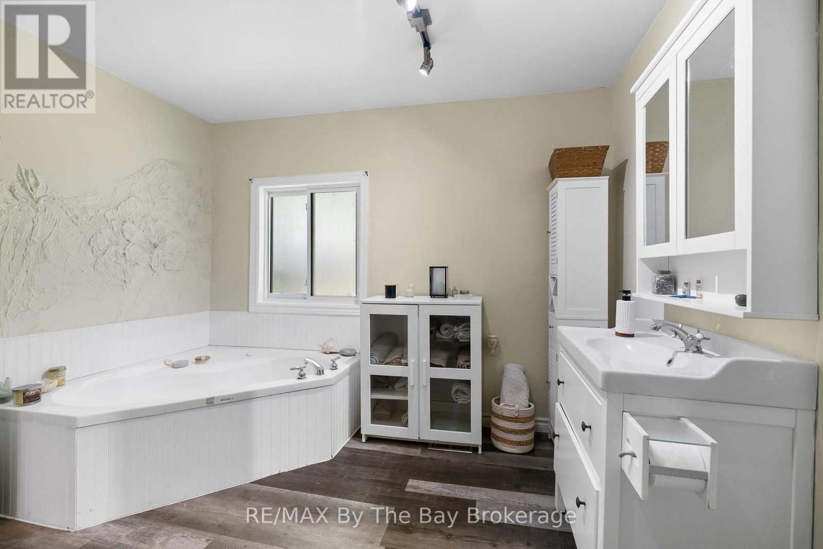 11 39th Street S, Wasaga Beach, Ontario  L9Z 1S2 - Photo 12 - S12307079