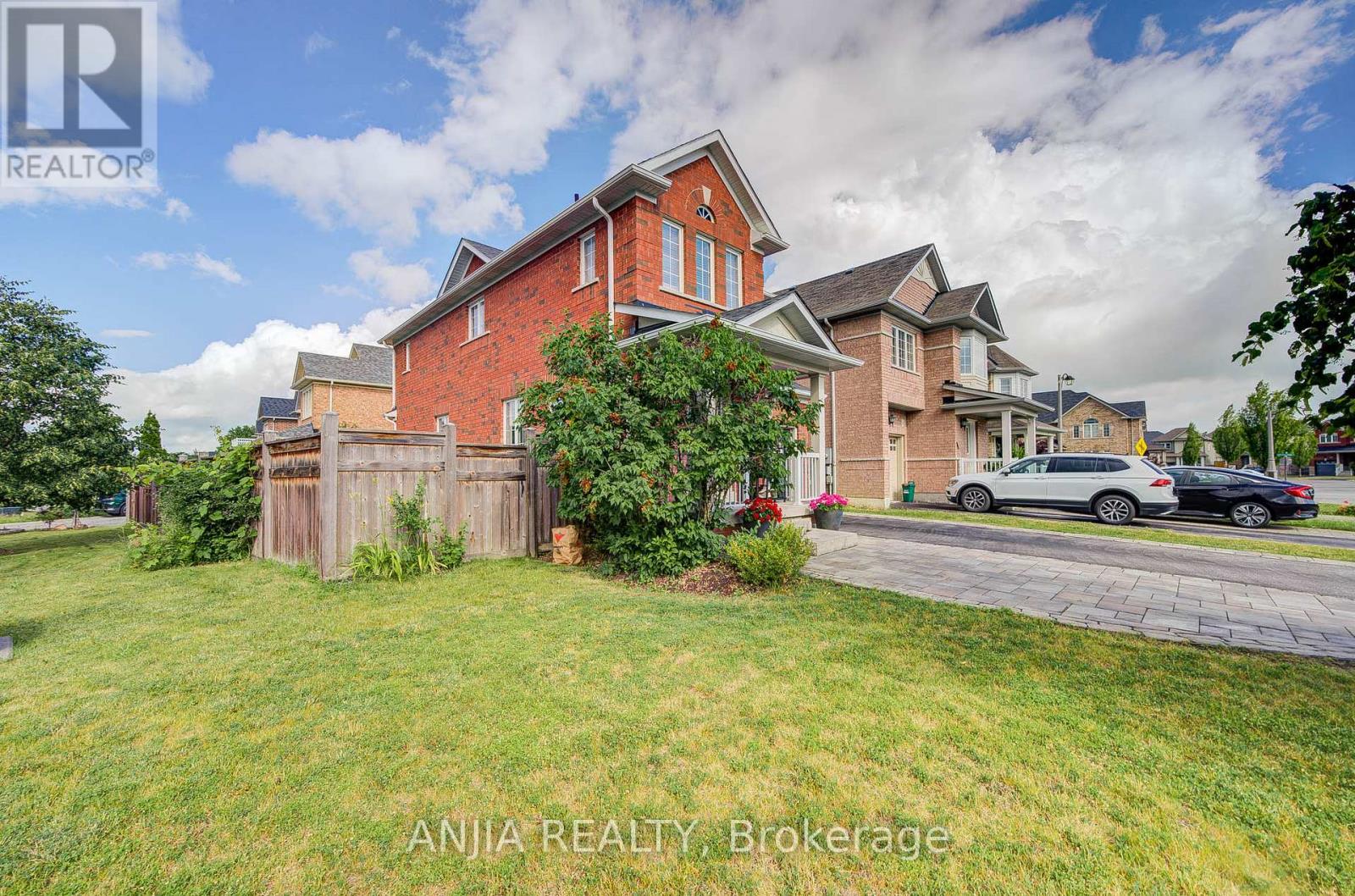 Property at 10 IDA JANE GROVE image 1