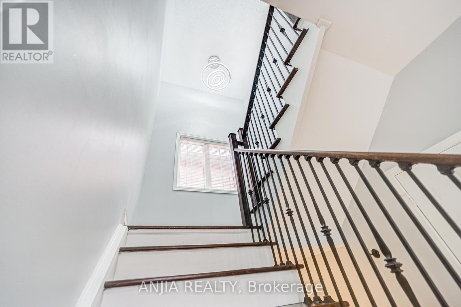10 Ida Jane Grove, Whitchurch-Stouffville, Ontario  L4A 0S3 - Photo 21 - N12307009
