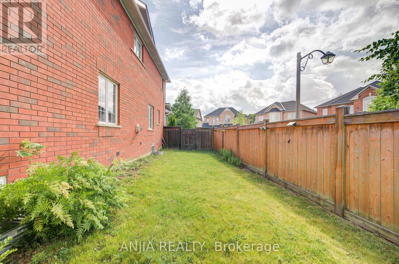 10 Ida Jane Grove, Whitchurch-Stouffville, Ontario  L4A 0S3 - Photo 48 - N12307009