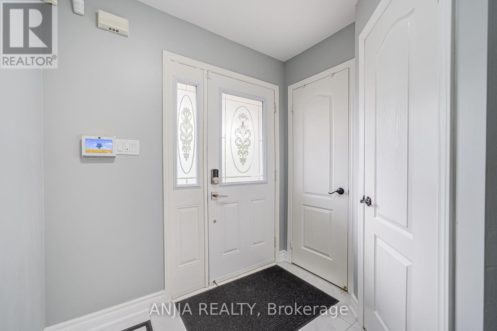 10 Ida Jane Grove, Whitchurch-Stouffville, Ontario  L4A 0S3 - Photo 6 - N12307009