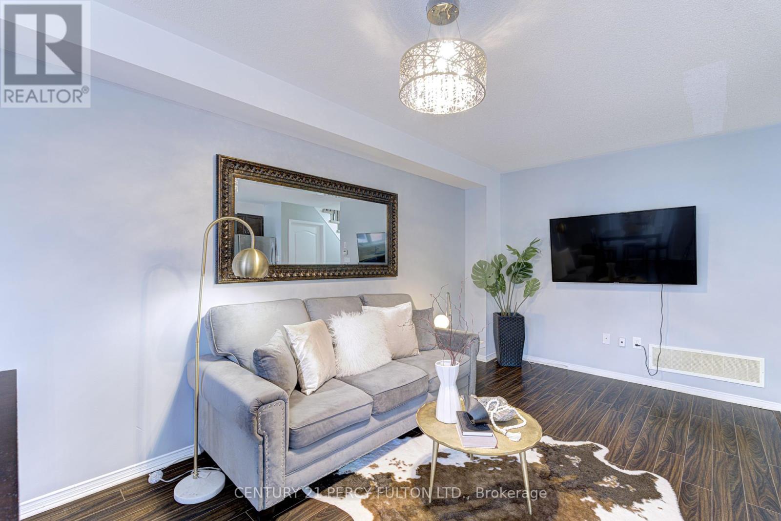 102 Russel Drive, Bradford West Gwillimbury, Ontario  L3Z 0M7 - Photo 11 - N12307065