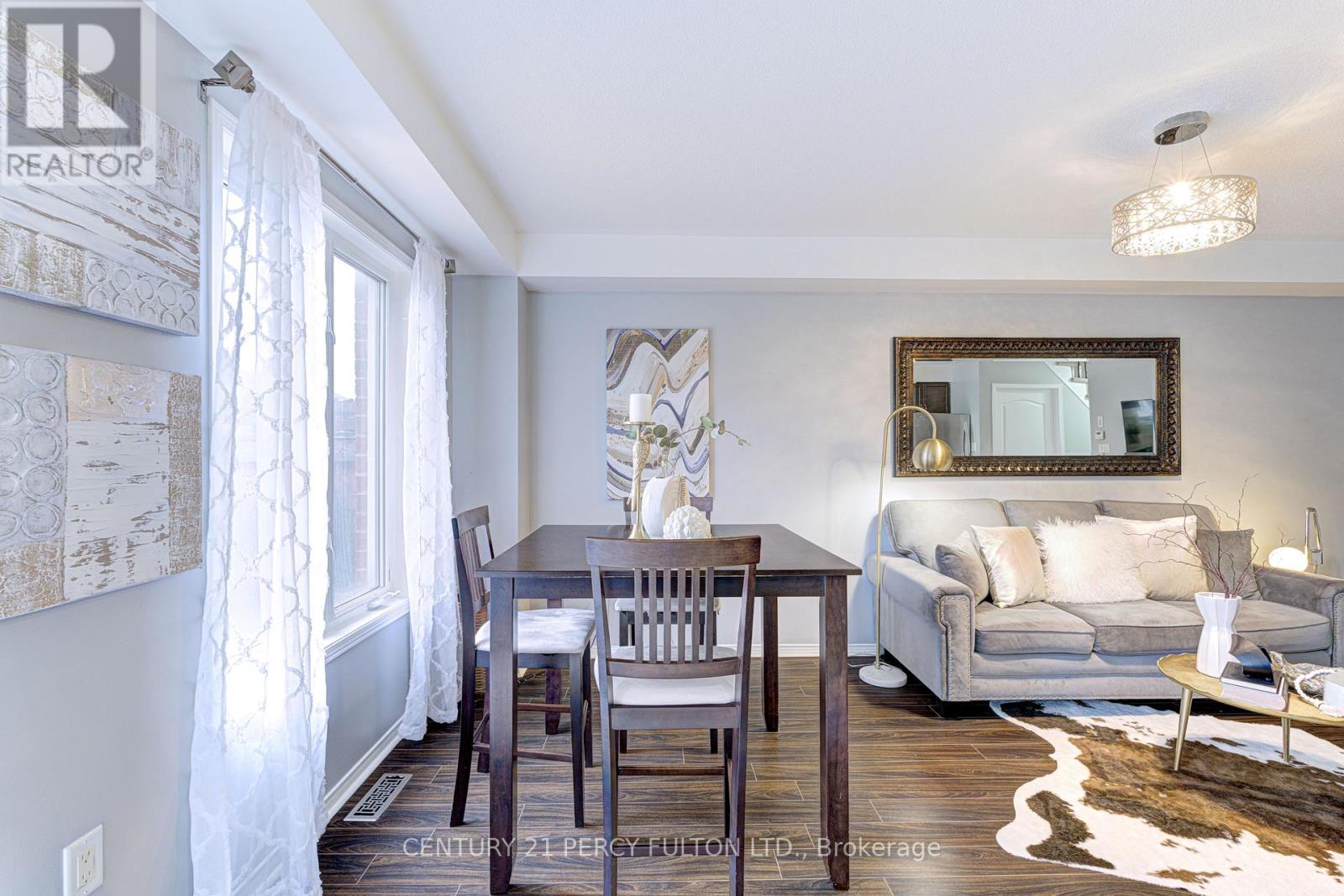 102 Russel Drive, Bradford West Gwillimbury, Ontario  L3Z 0M7 - Photo 12 - N12307065