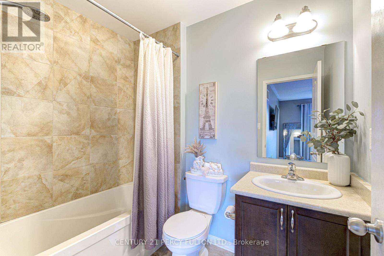 102 Russel Drive, Bradford West Gwillimbury, Ontario  L3Z 0M7 - Photo 24 - N12307065