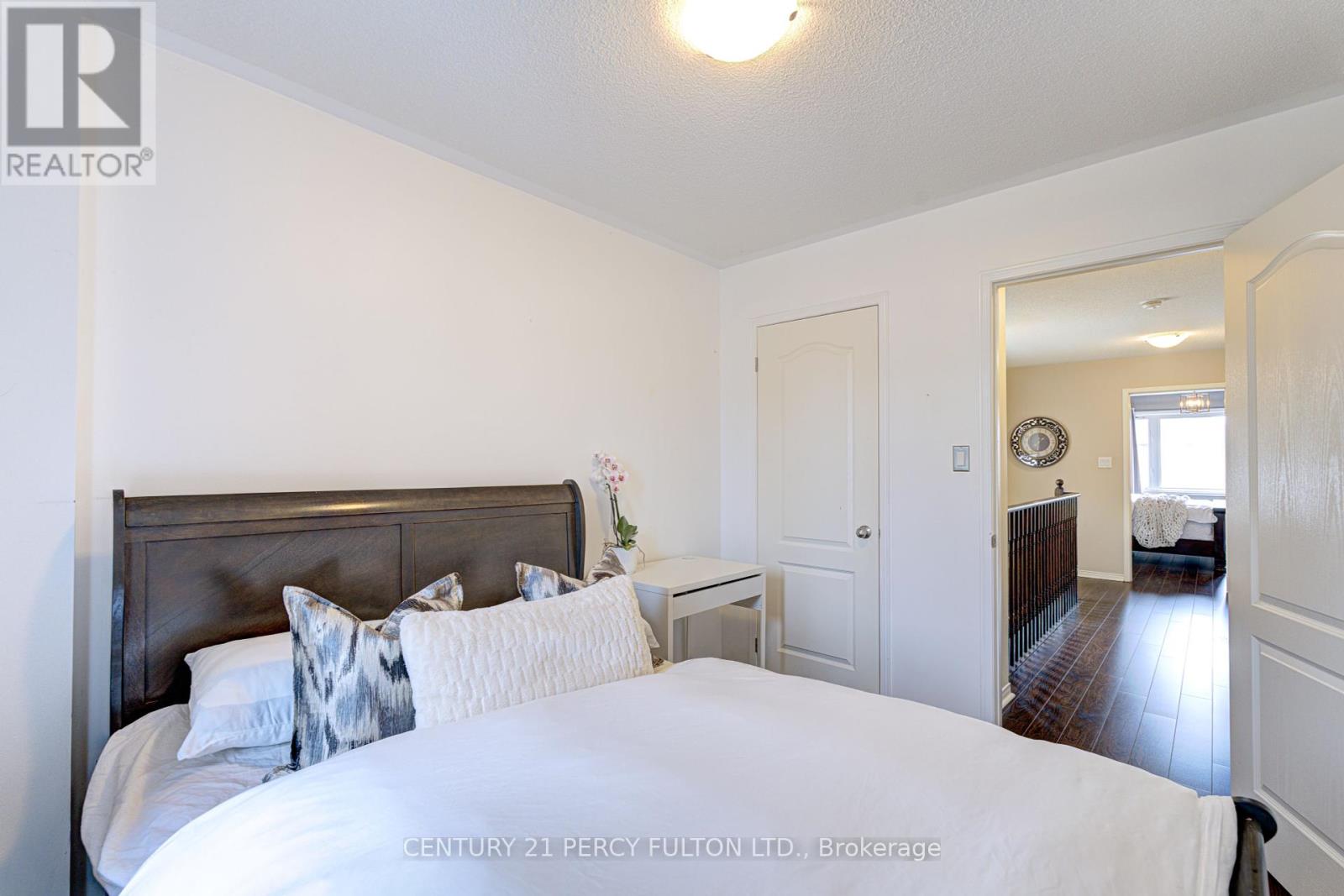 102 Russel Drive, Bradford West Gwillimbury, Ontario  L3Z 0M7 - Photo 27 - N12307065