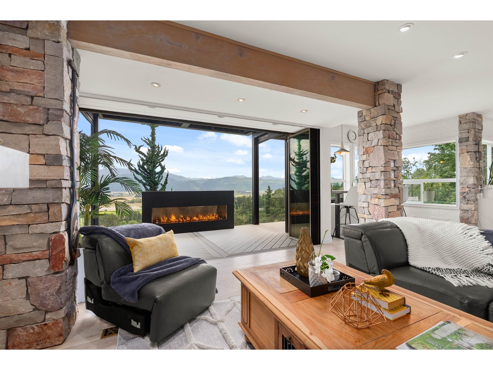 Property at 35918 STONECROFT PLACE image 3