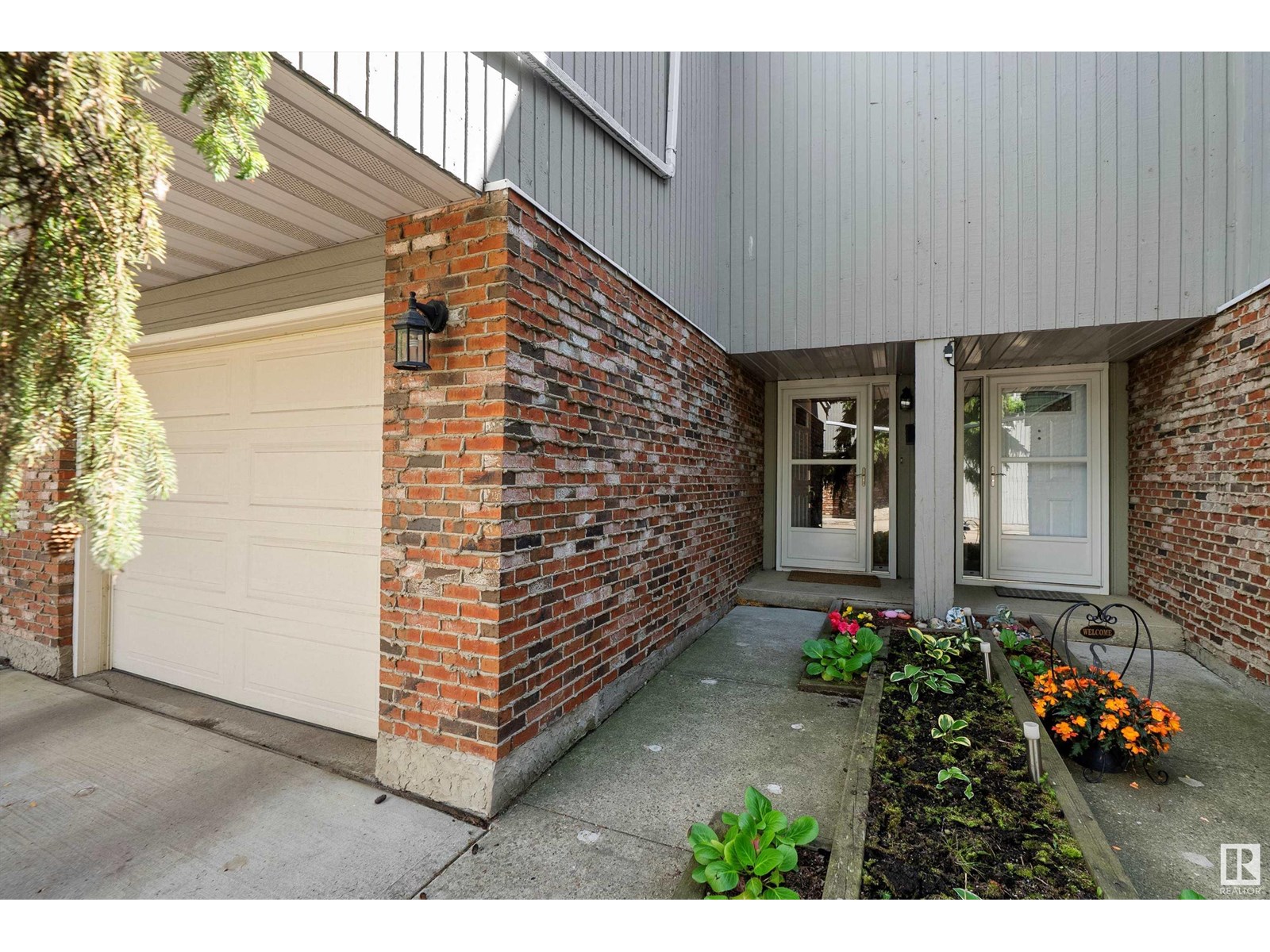 Property at 3018 108 ST NW image 3