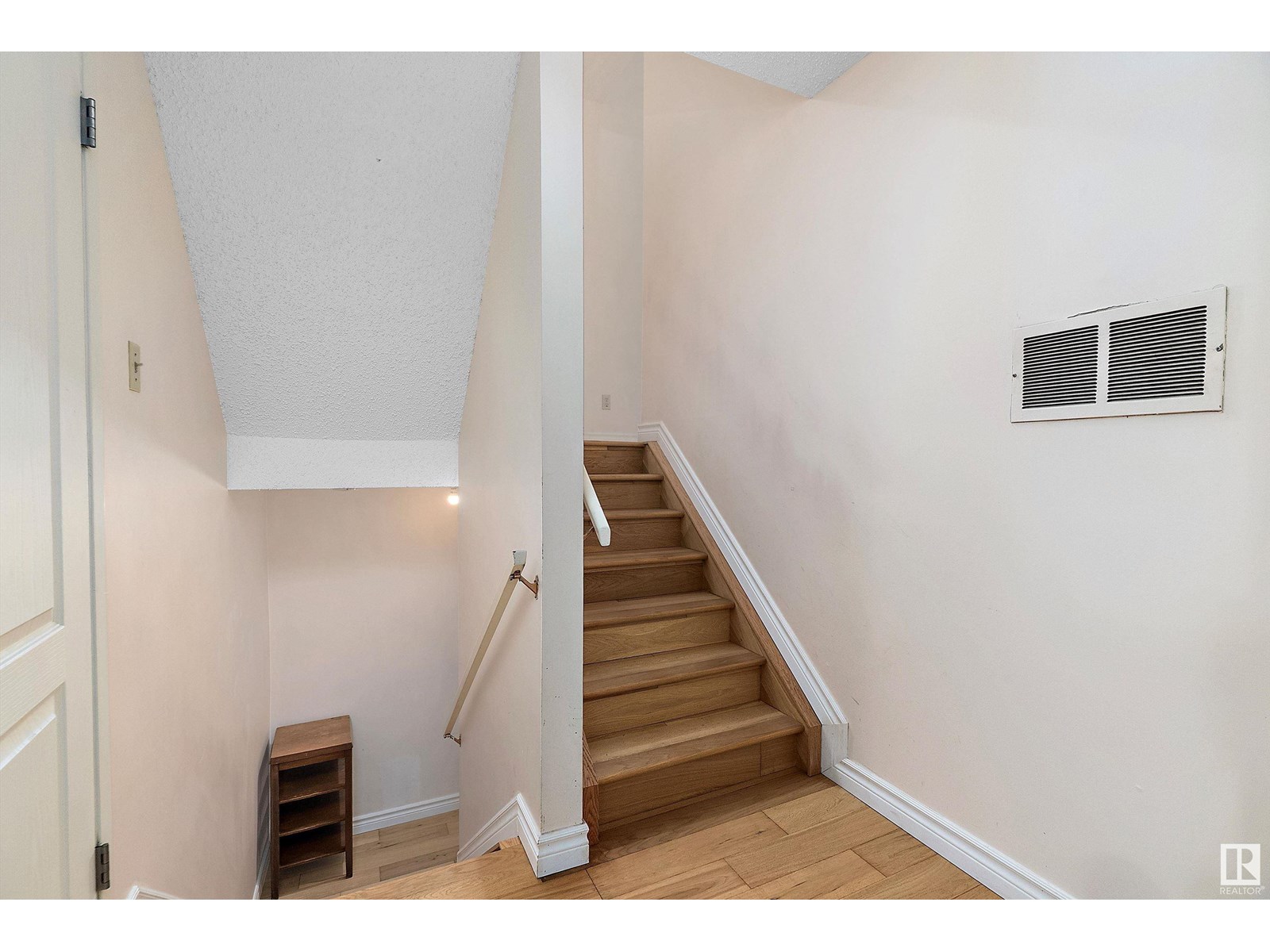 Property at 3018 108 ST NW image 5