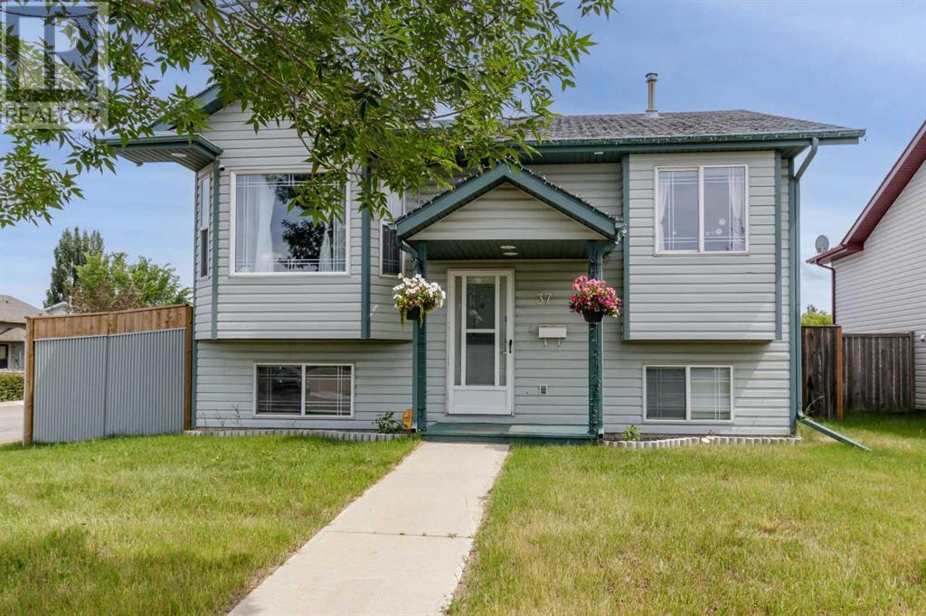 Property at 37 Keast Way image 2