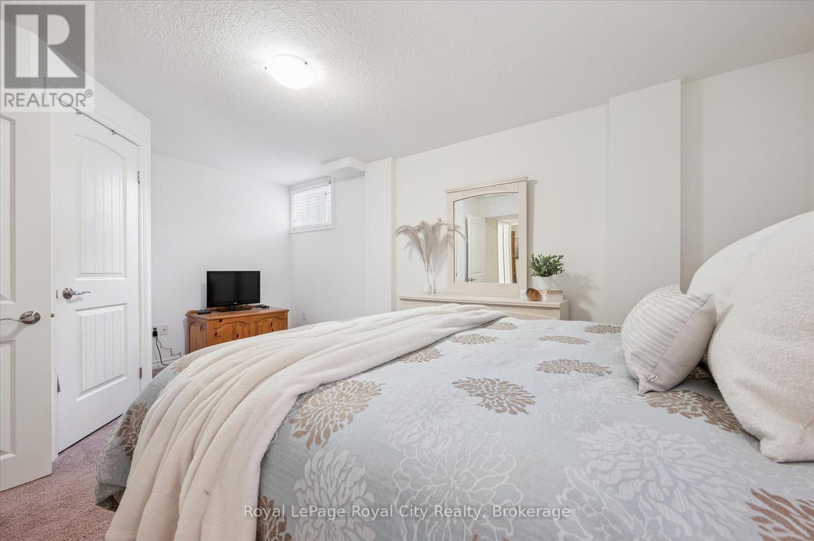 51 Oldfield Drive, Guelph, Ontario  N1L 0K6 - Photo 33 - X12307122