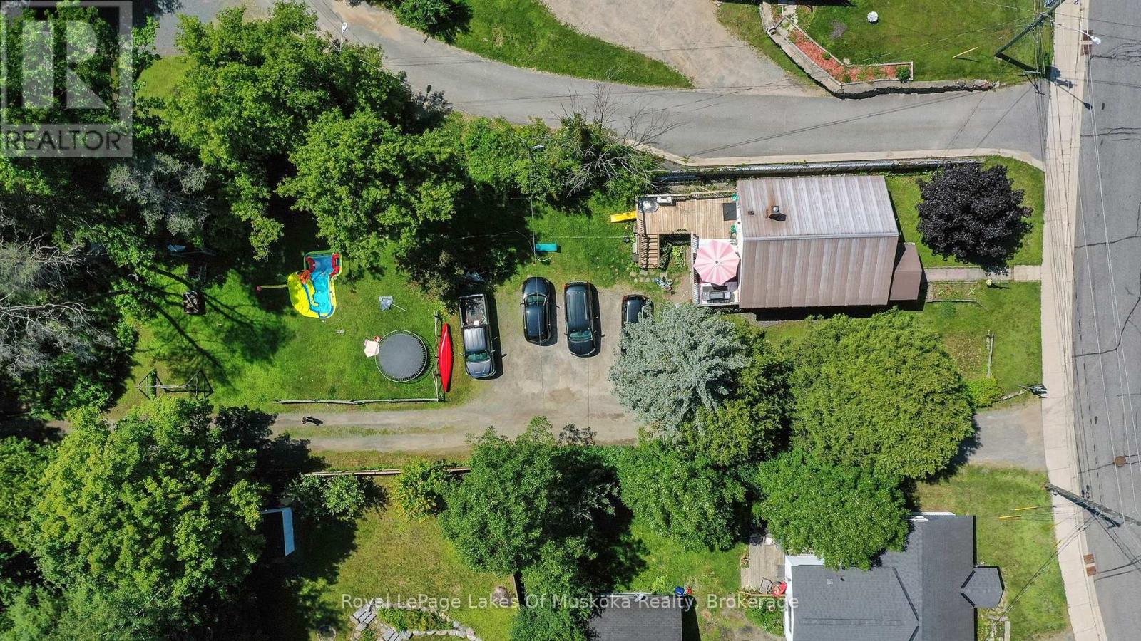 25 Florence Street W, Huntsville, Ontario  P1H 1V4 - Photo 3 - X12307127