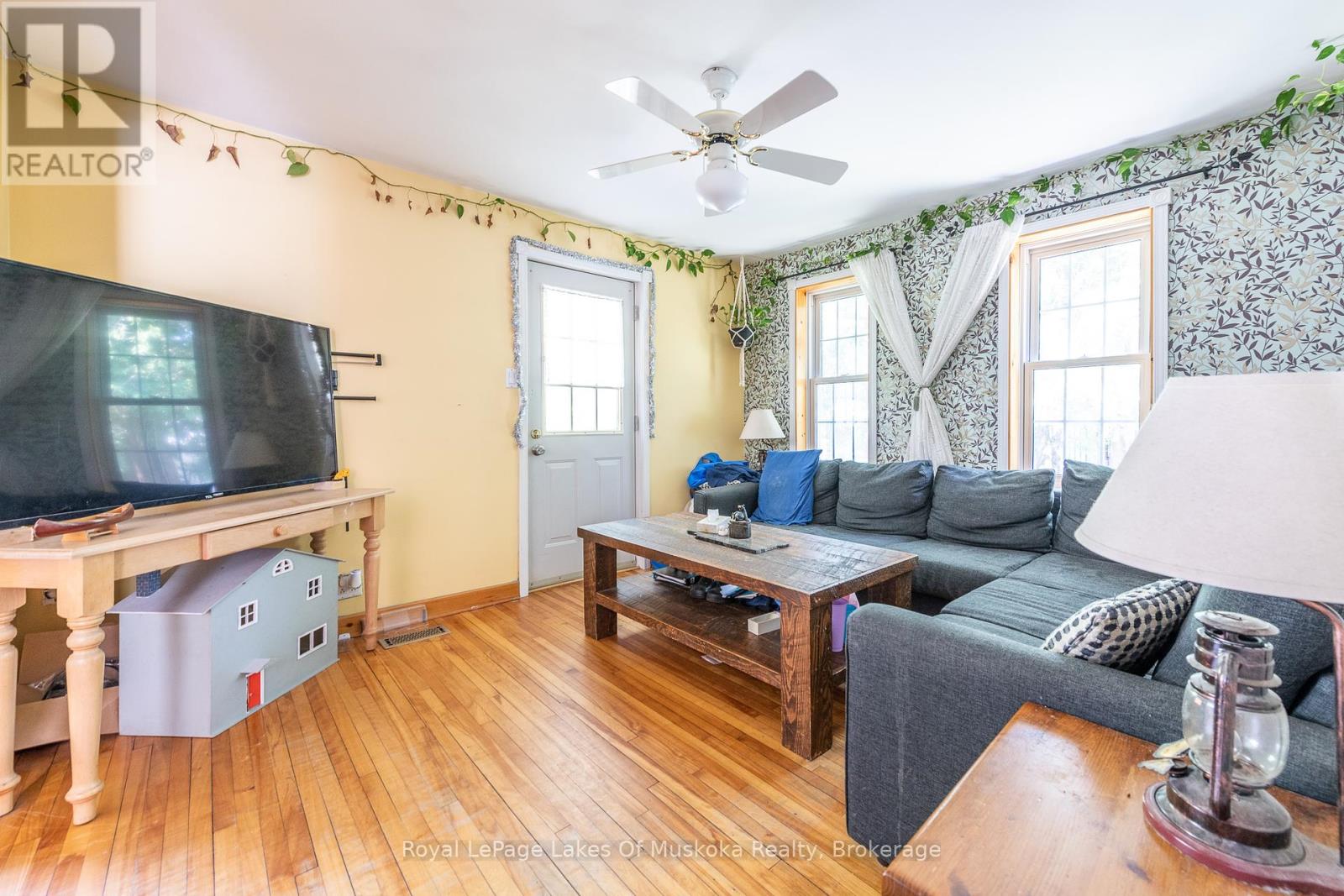 25 Florence Street W, Huntsville, Ontario  P1H 1V4 - Photo 8 - X12307127