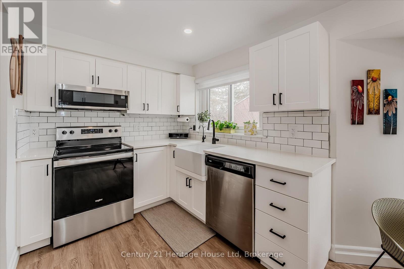10 - 2 Worton Avenue, Guelph, Ontario  N1H 7C5 - Photo 13 - X12307150