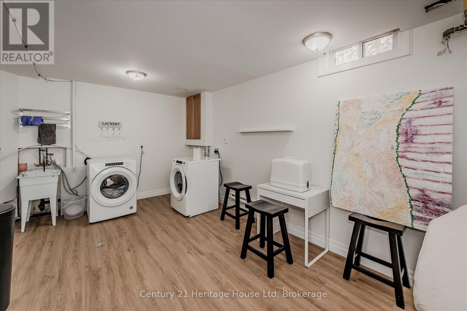 10 - 2 Worton Avenue, Guelph, Ontario  N1H 7C5 - Photo 31 - X12307150