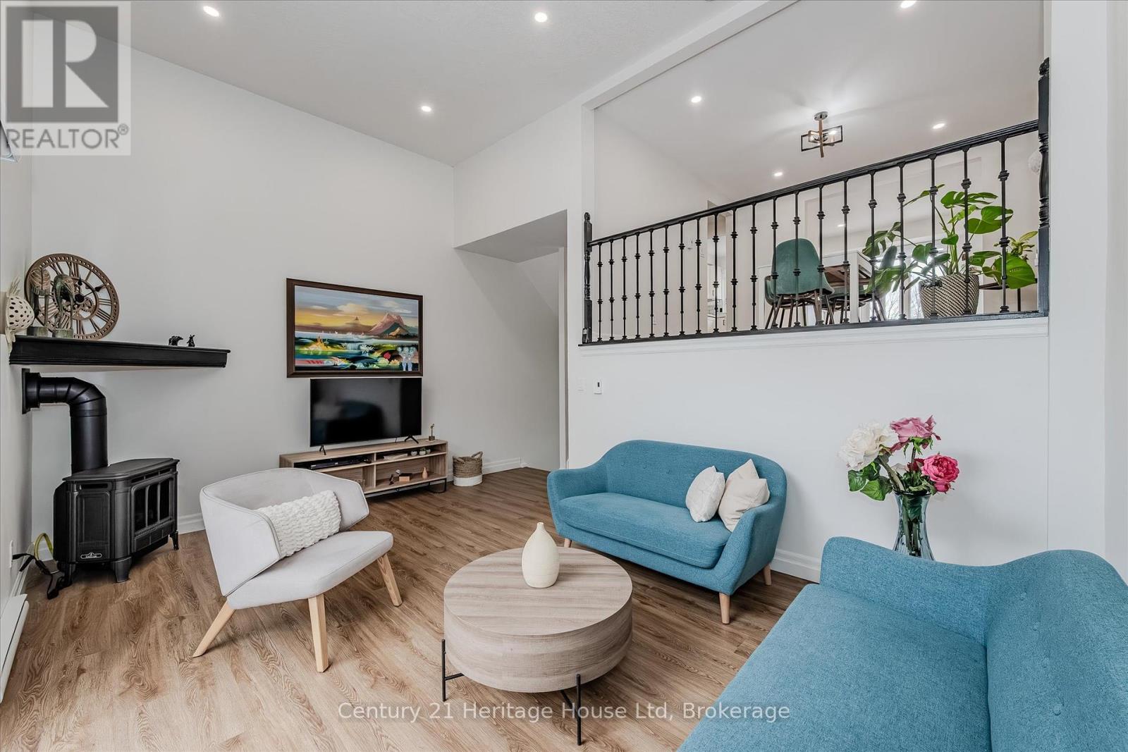 10 - 2 Worton Avenue, Guelph, Ontario  N1H 7C5 - Photo 6 - X12307150